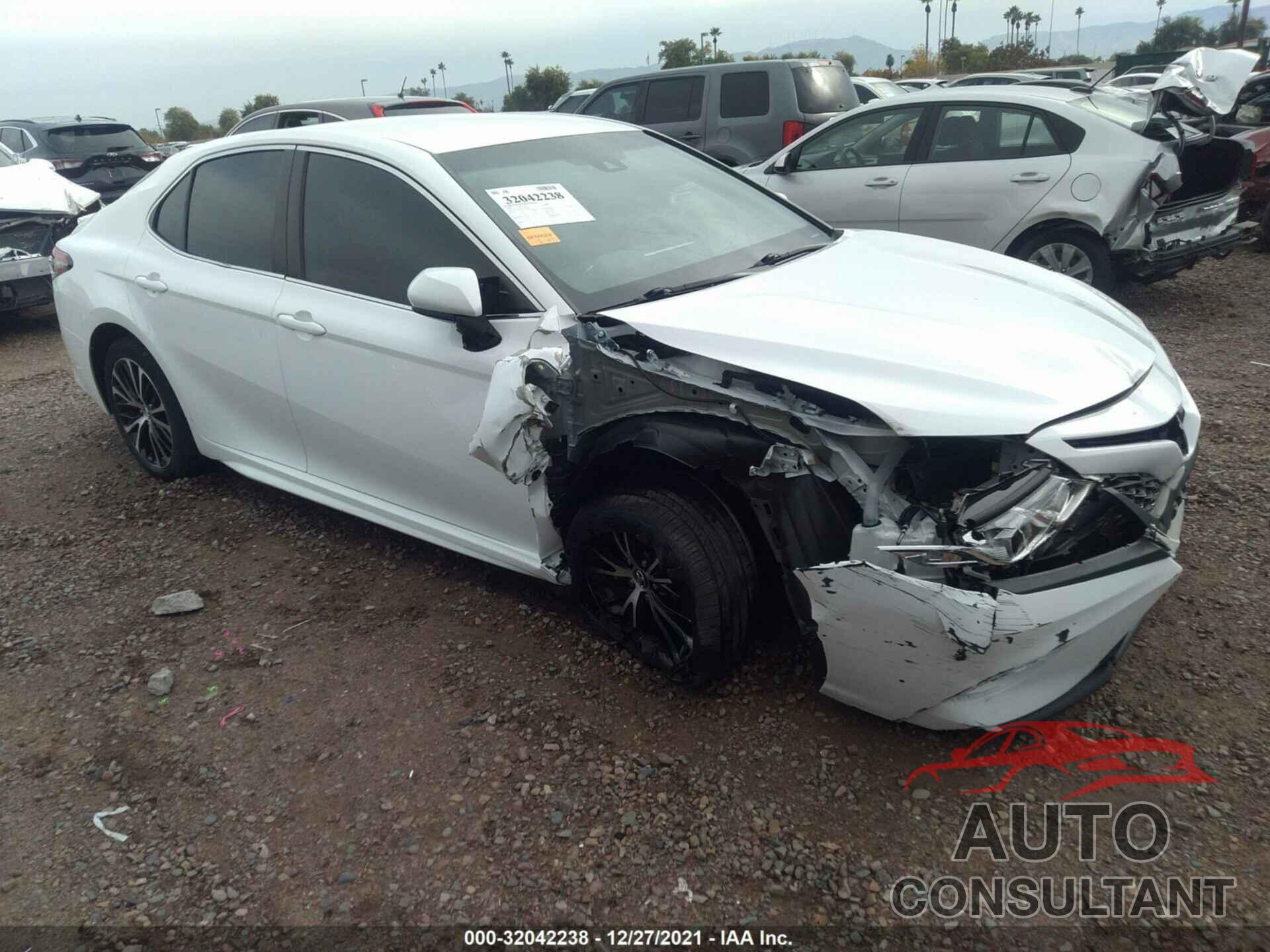 TOYOTA CAMRY 2018 - 4T1B11HKXJU032283