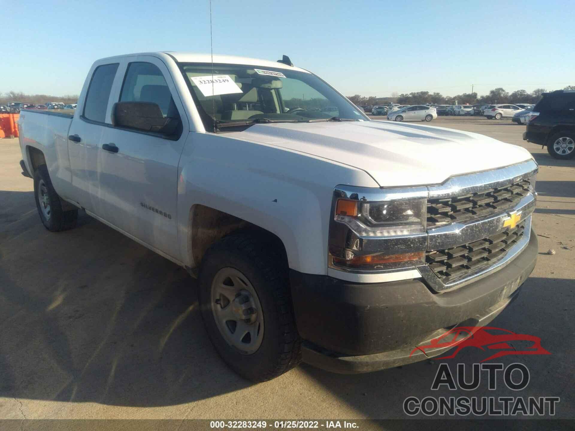 CHEVROLET SILVERADO 1500 2018 - 1GCVKNEC6JZ362752
