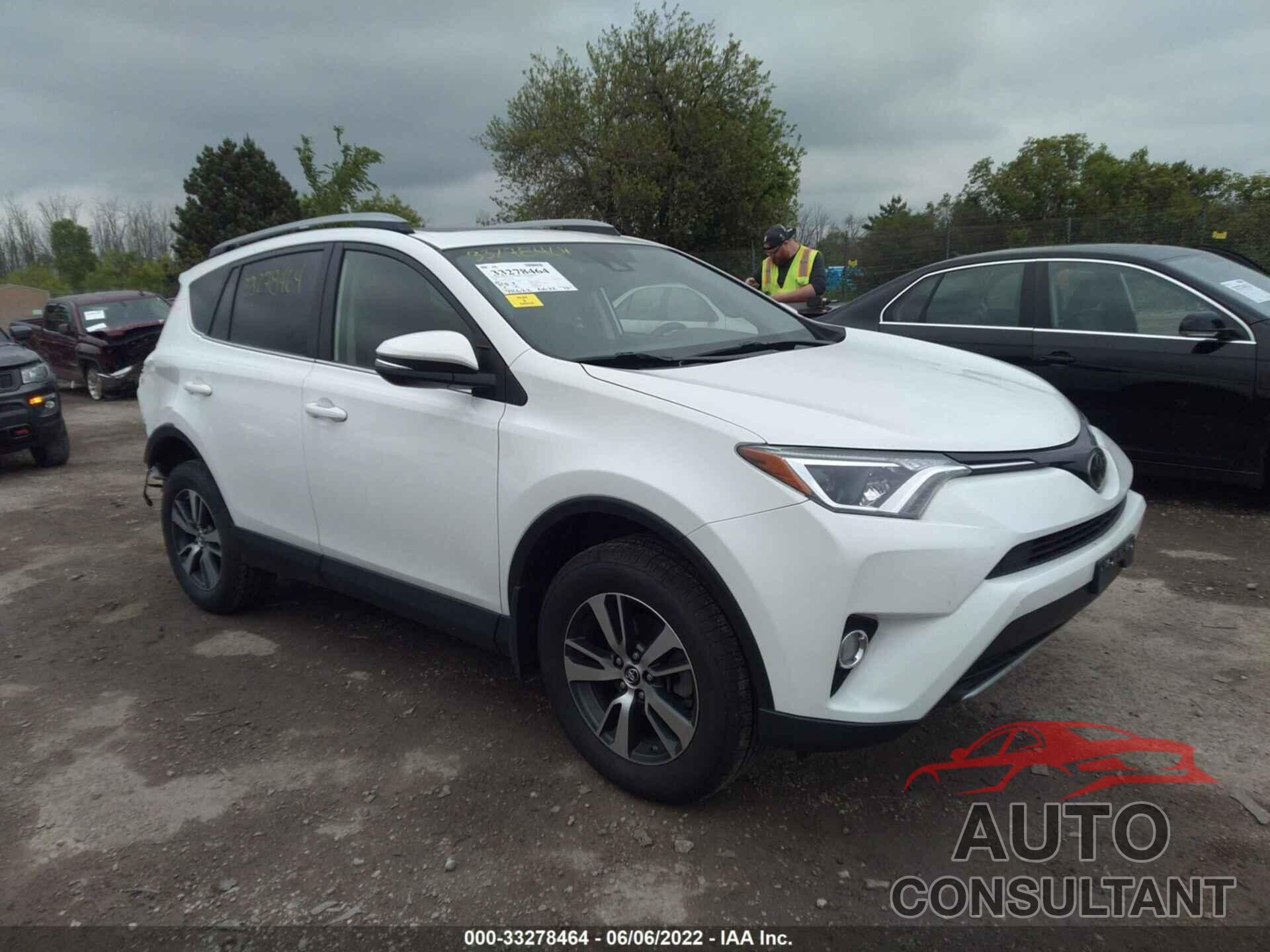TOYOTA RAV4 2018 - JTMRFREV7JJ730658
