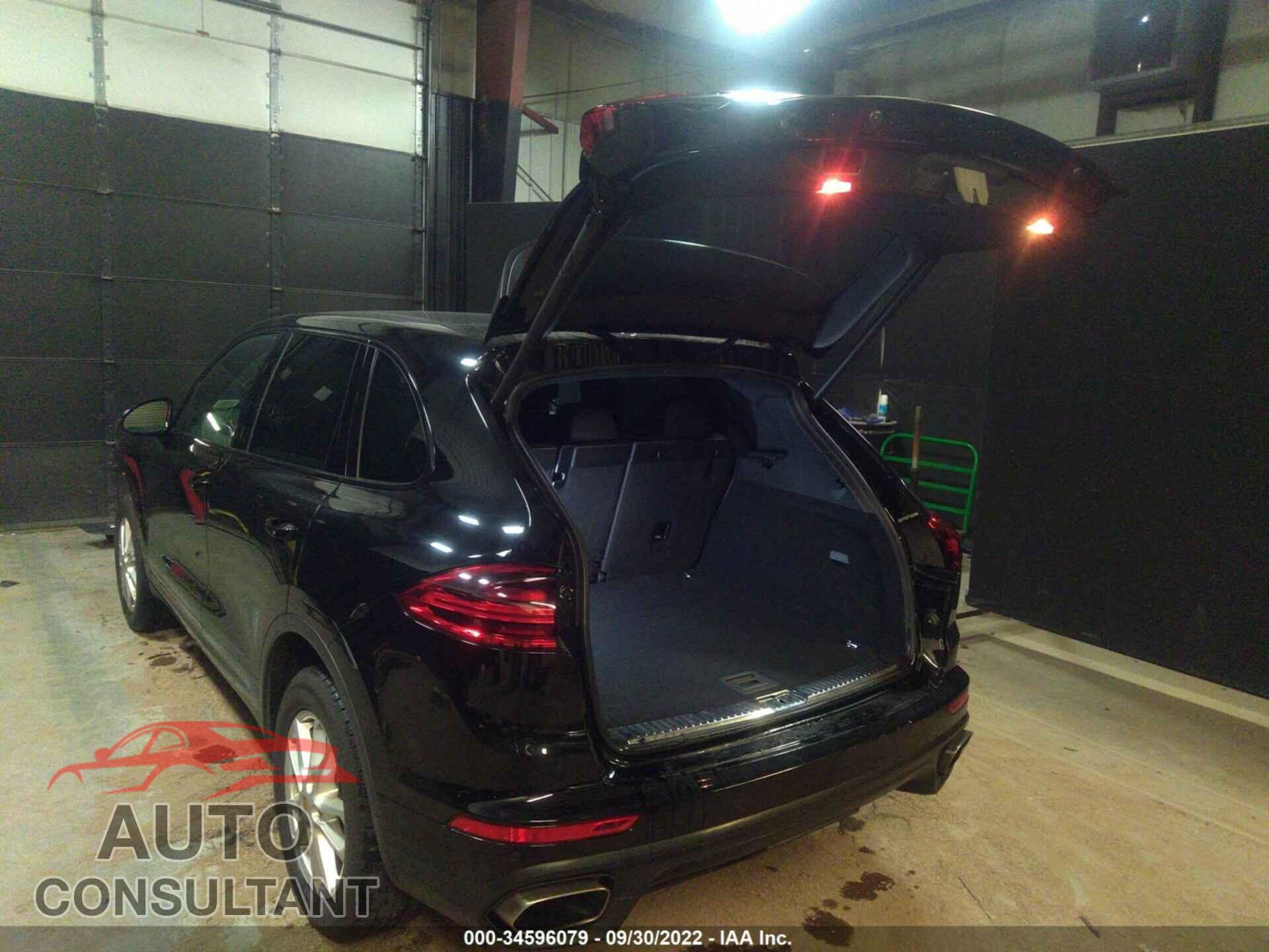 PORSCHE CAYENNE 2016 - WP1AA2A21GKA11020