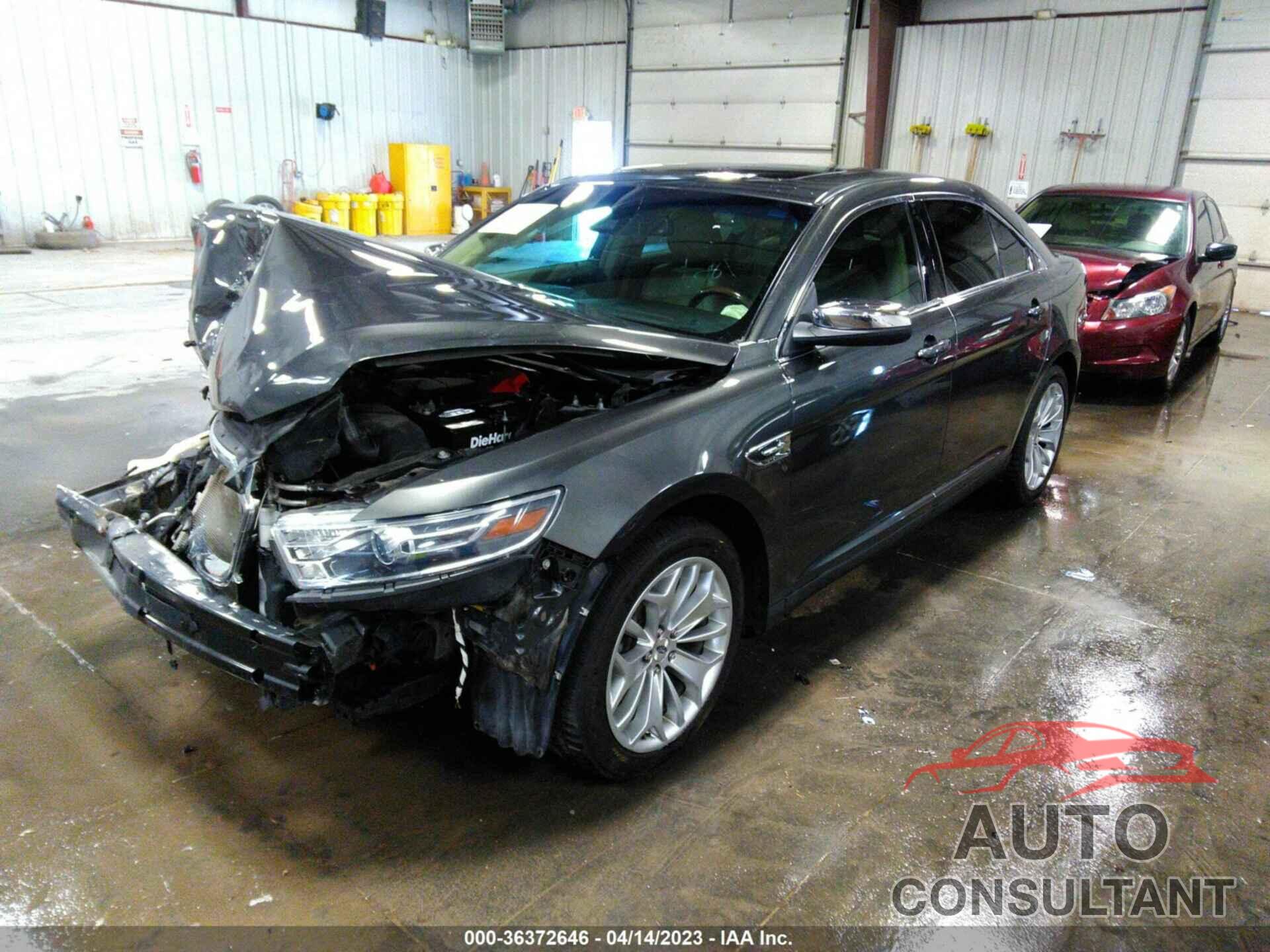 FORD TAURUS 2018 - 1FAHP2F84JG116081