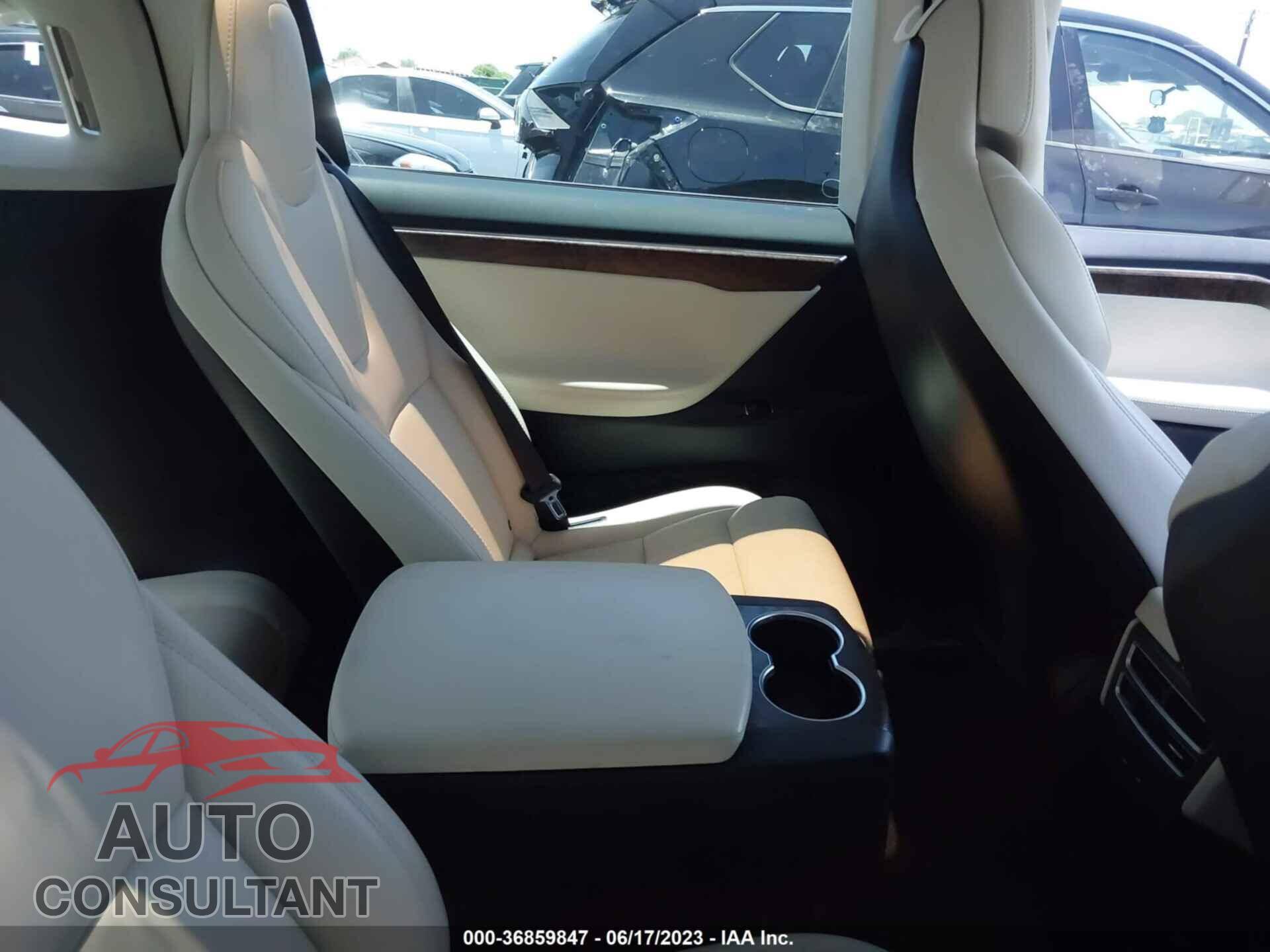 TESLA MODEL X 2018 - 5YJXCBE20JF090524
