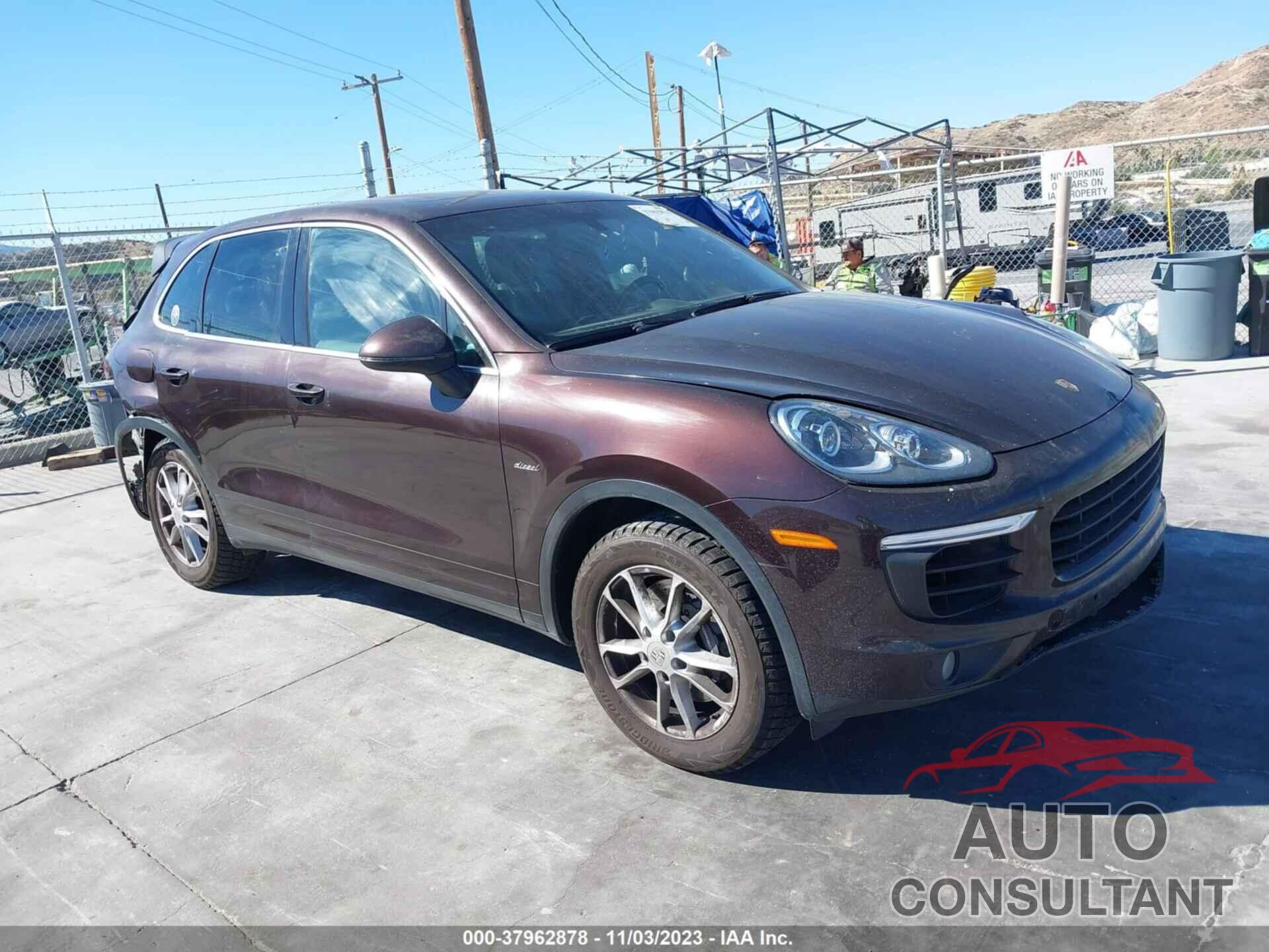 PORSCHE CAYENNE 2016 - WP1AF2A26GKA42930