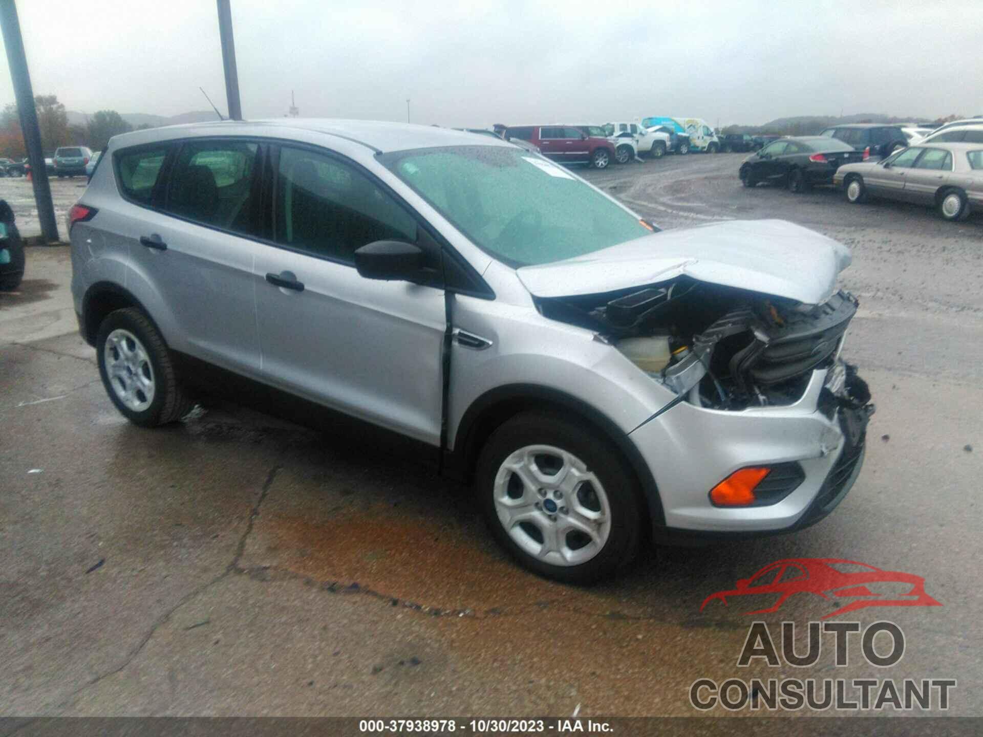 FORD ESCAPE 2018 - 1FMCU0F79JUB39734