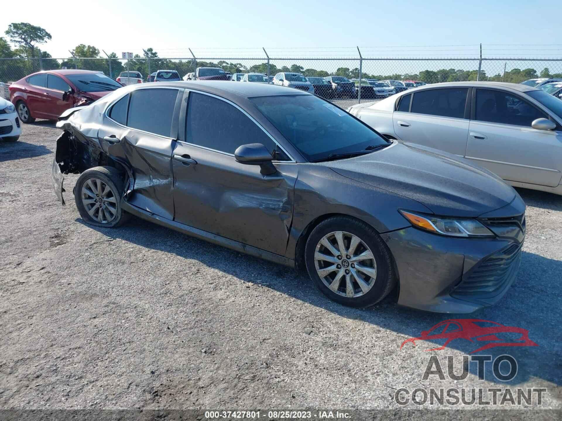 TOYOTA CAMRY 2018 - 4T1B11HKXJU079877