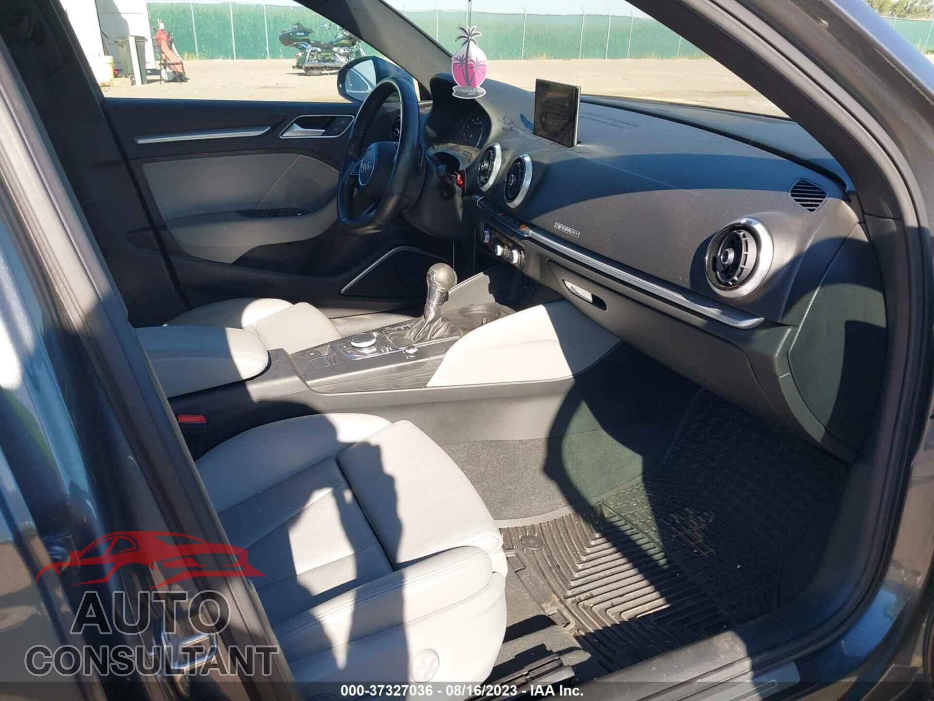 AUDI A3 2017 - WAUJ8HFF4H1027552