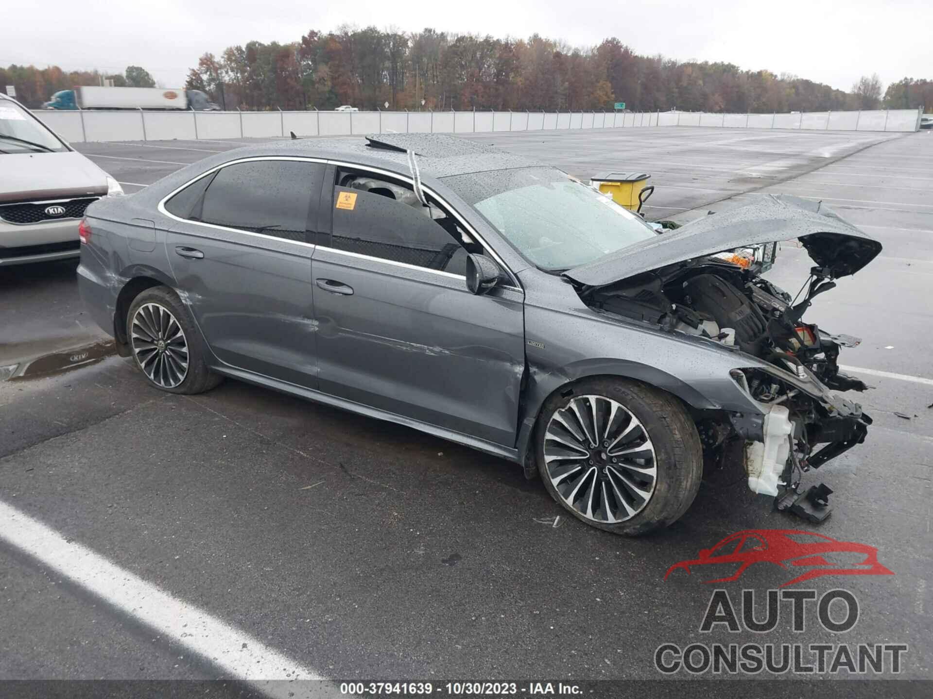 VOLKSWAGEN PASSAT 2022 - 1VWBA7A35NC009710