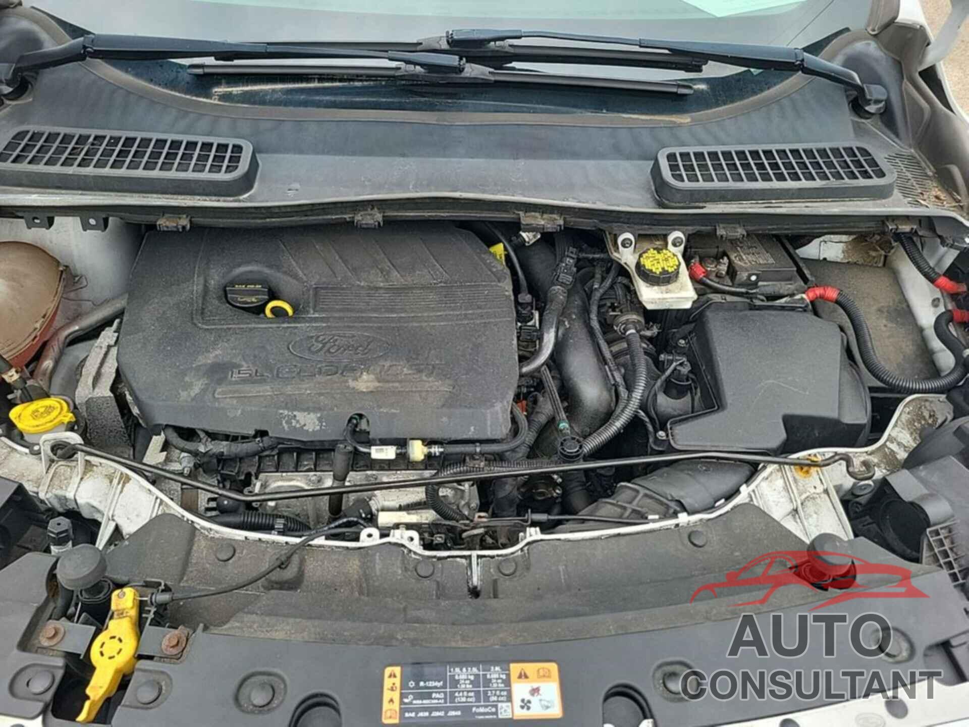 FORD ESCAPE 2017 - 1FMCU0GD8HUD78643