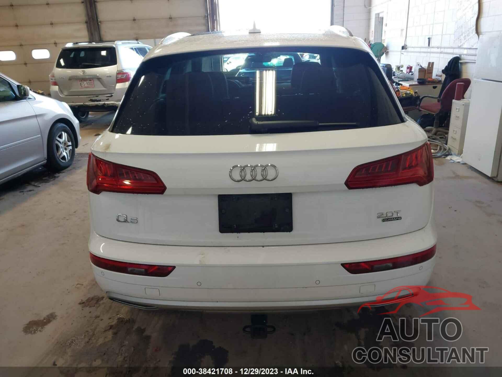 AUDI Q5 2018 - WA1BNAFY1J2204366