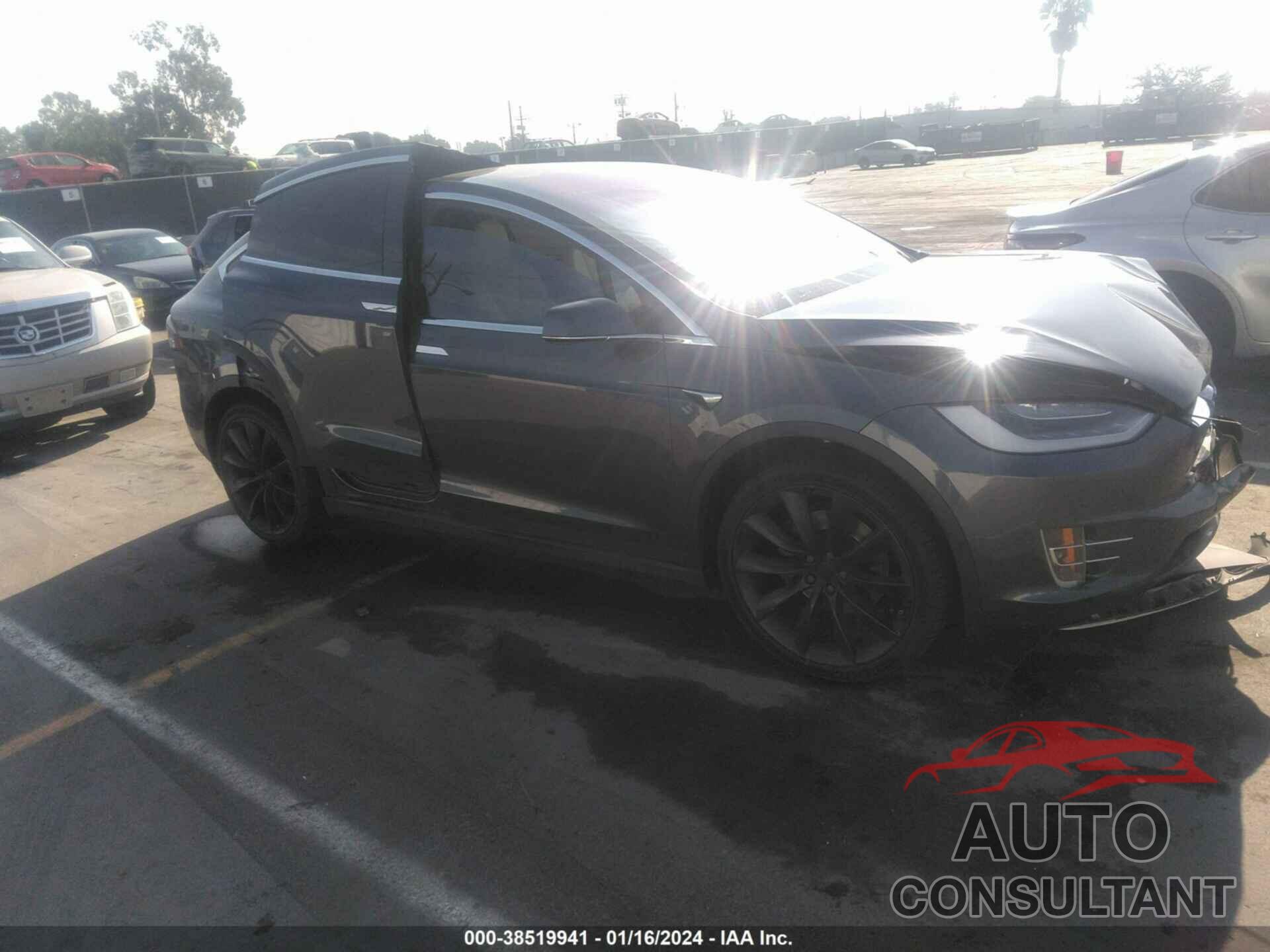 TESLA MODEL X 2020 - 5YJXCAE24LF236081