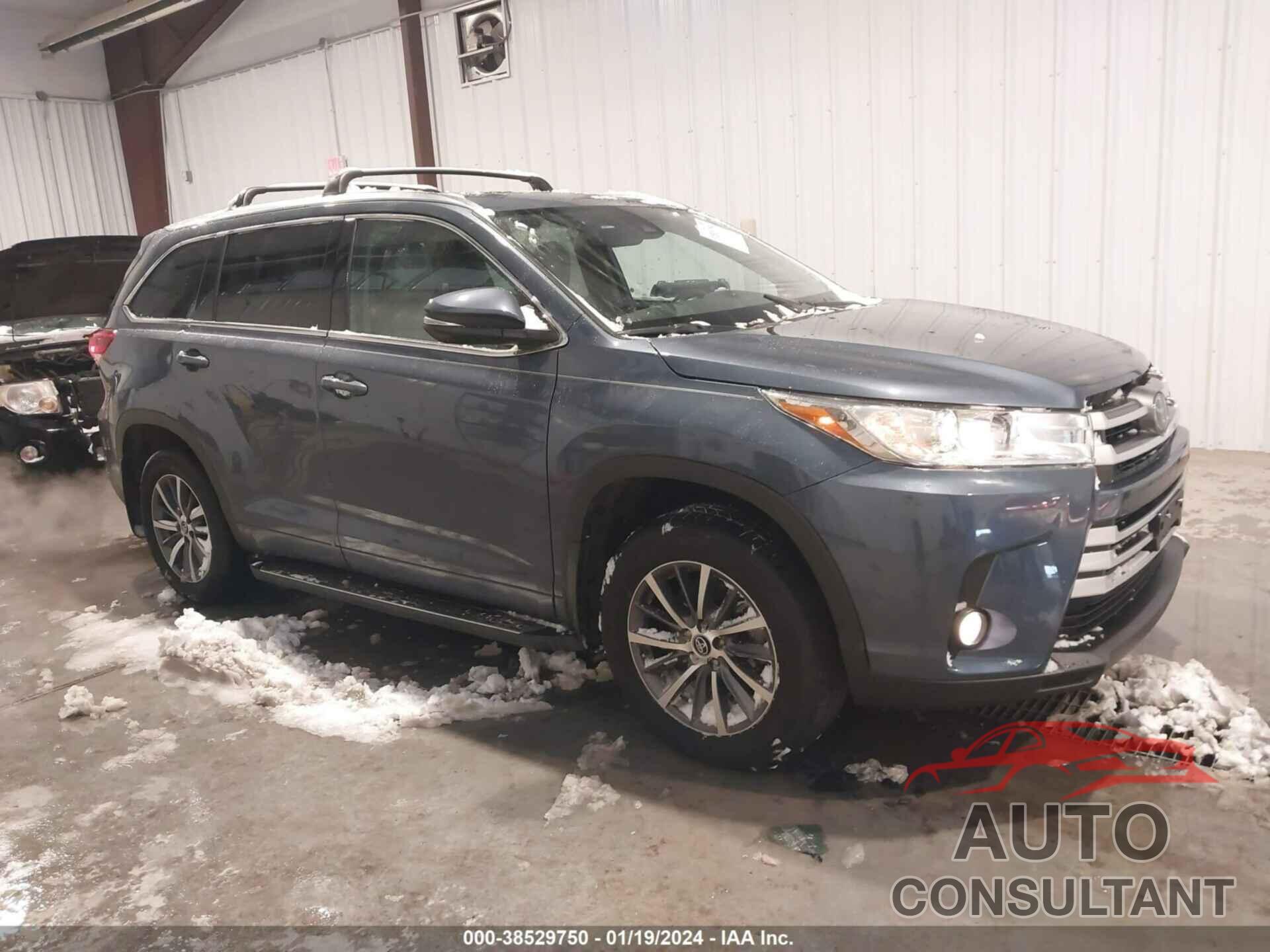 TOYOTA HIGHLANDER 2018 - 5TDJZRFH4JS499699