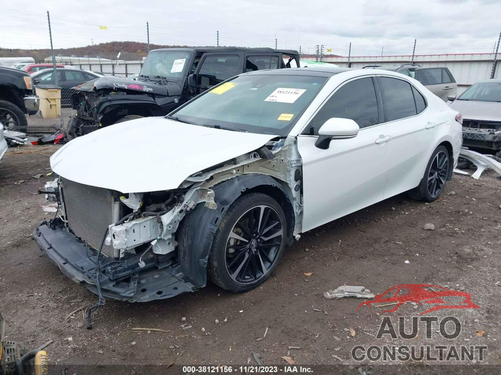 TOYOTA CAMRY 2018 - 4T1B61HK4JU155630