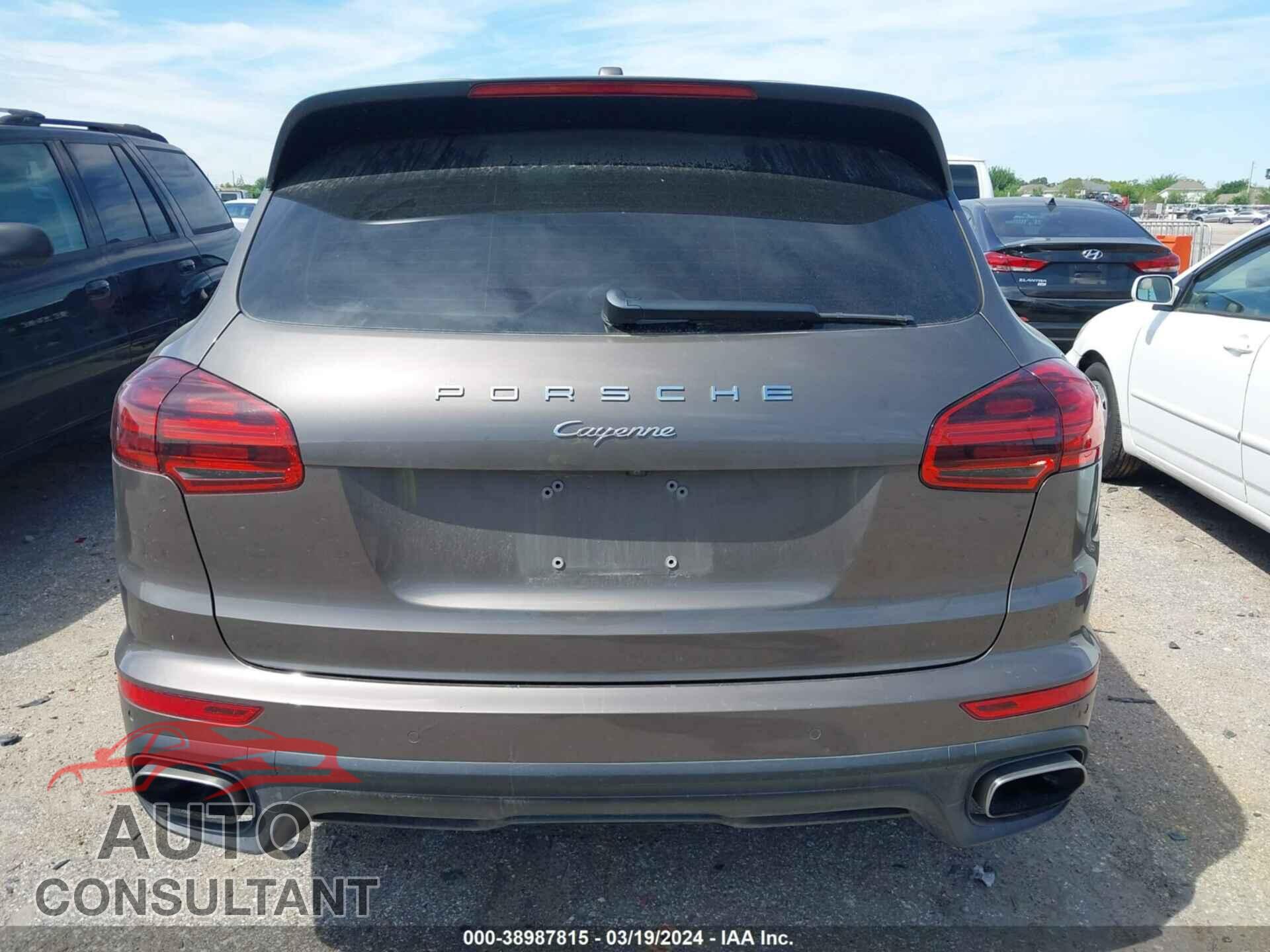 PORSCHE CAYENNE 2016 - WP1AA2A22GLA05561