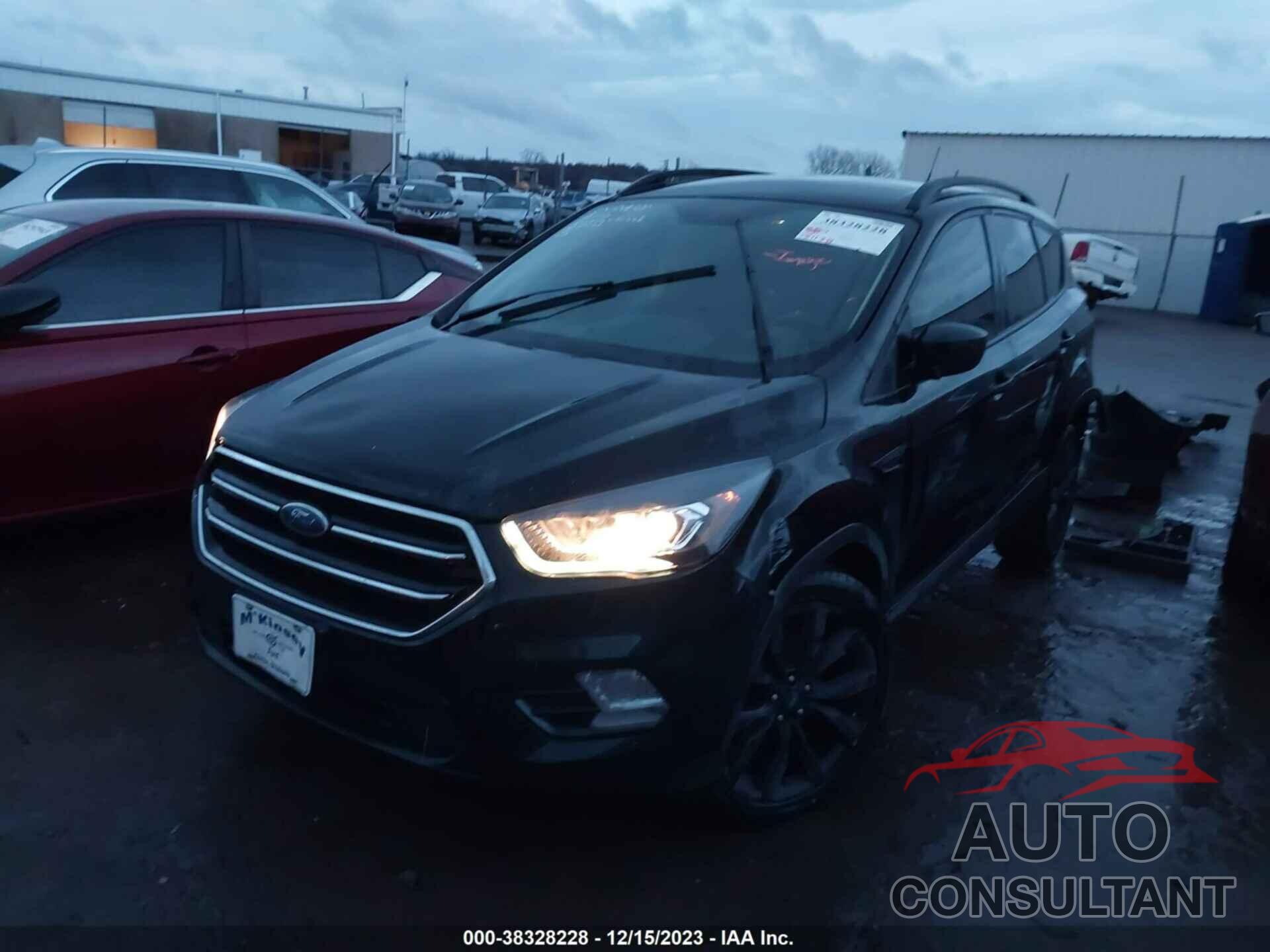 FORD ESCAPE 2018 - 1FMCU0GD8JUC86325