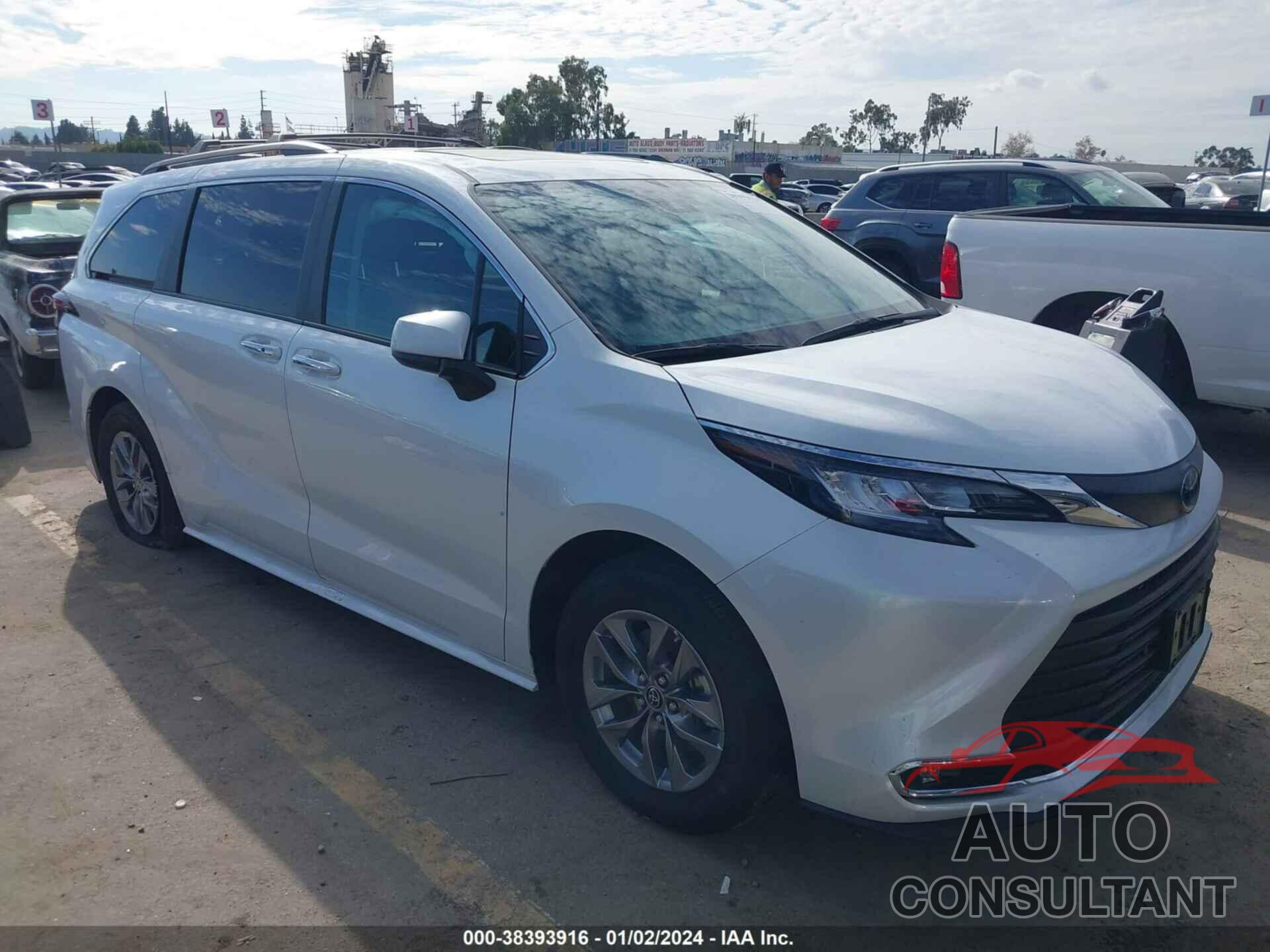 TOYOTA SIENNA 2023 - 5TDYRKEC5PS143718