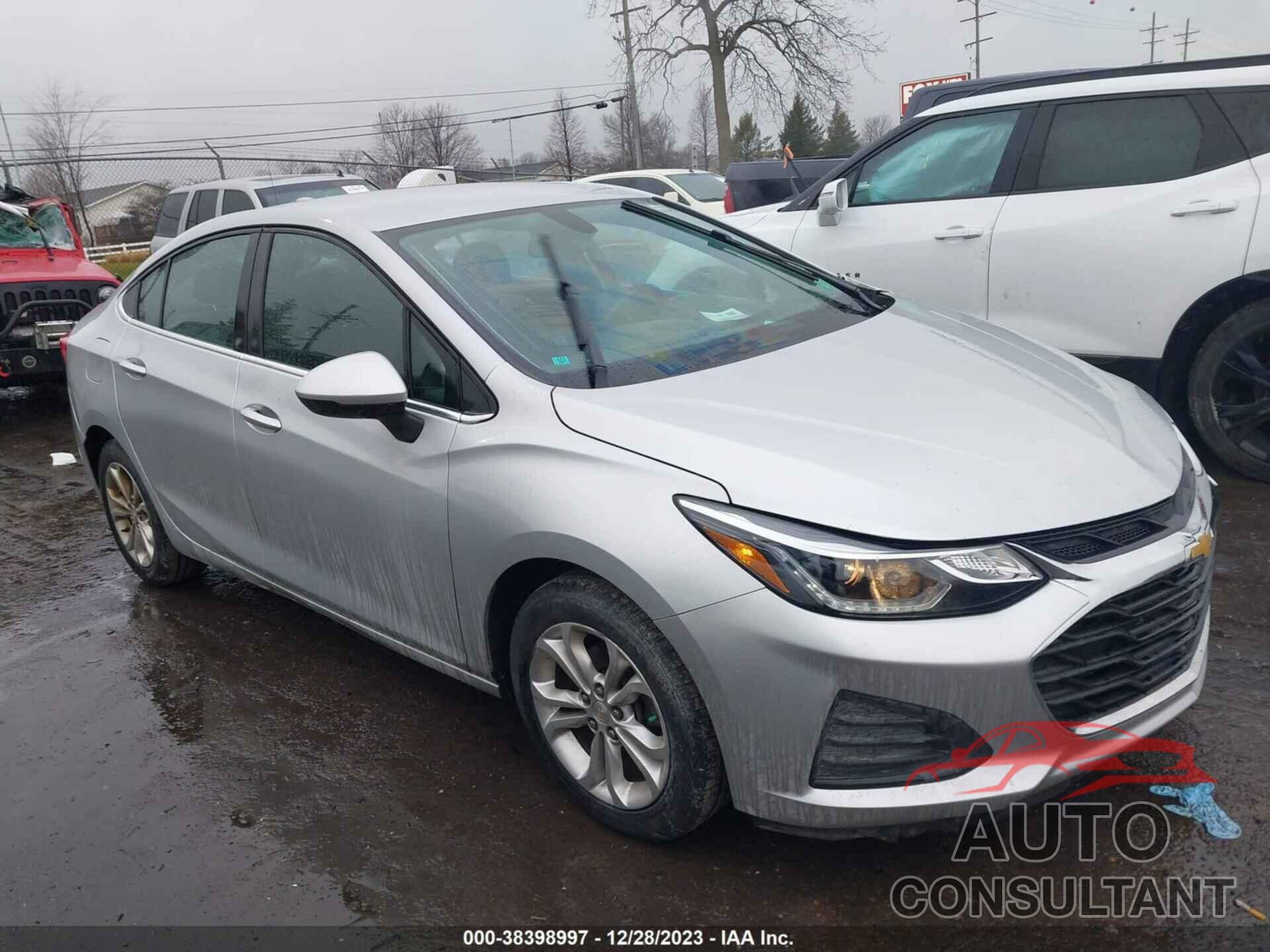 CHEVROLET CRUZE 2019 - 1G1BE5SM1K7107441