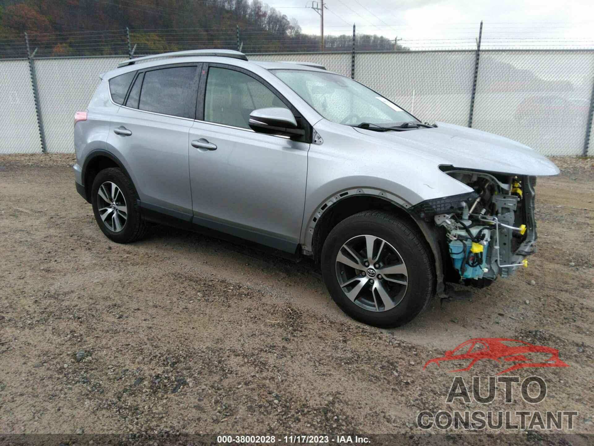 TOYOTA RAV4 2018 - JTMRFREV1JJ233640