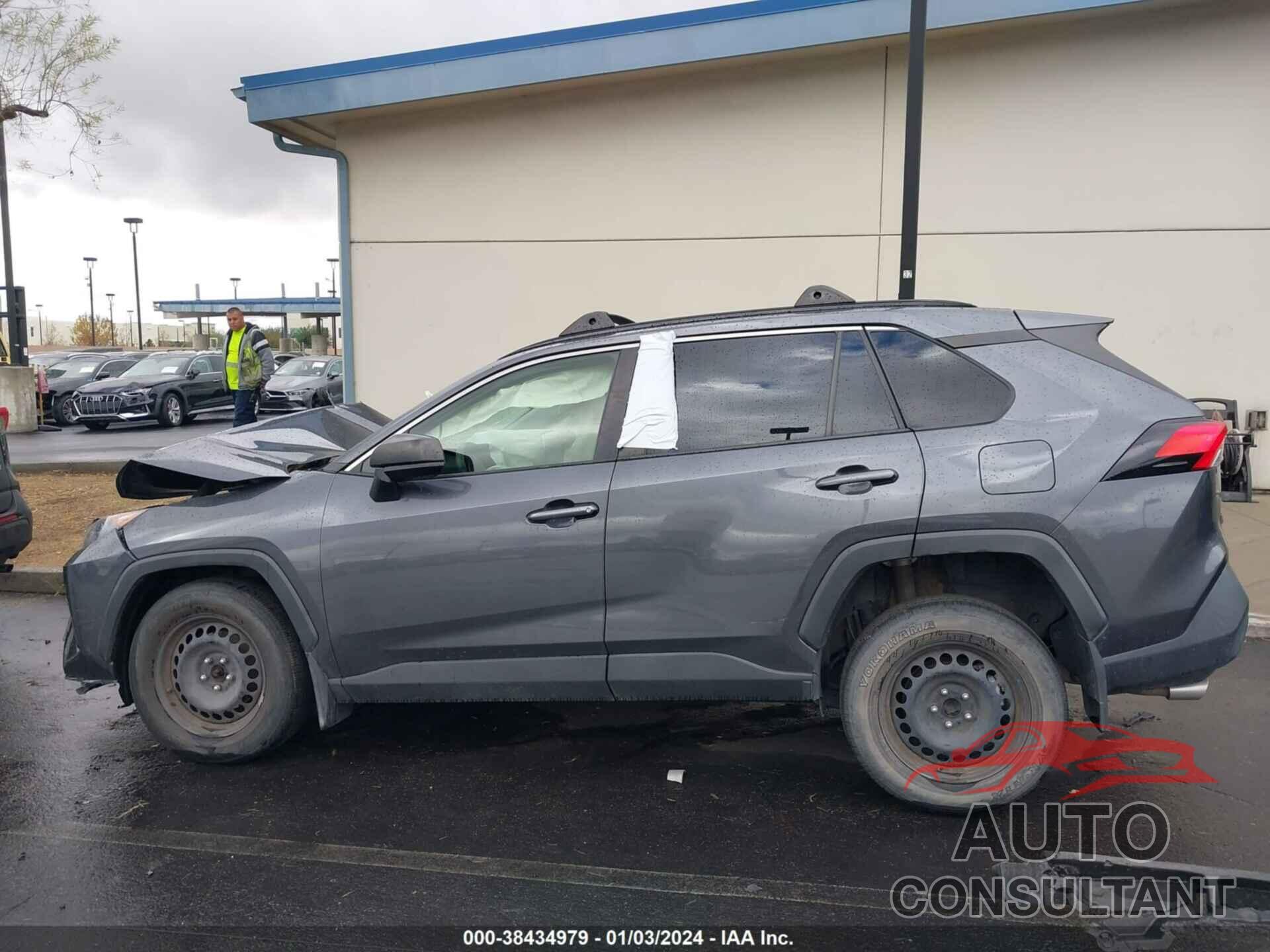 TOYOTA RAV4 2019 - JTMH1RFV2KD021578