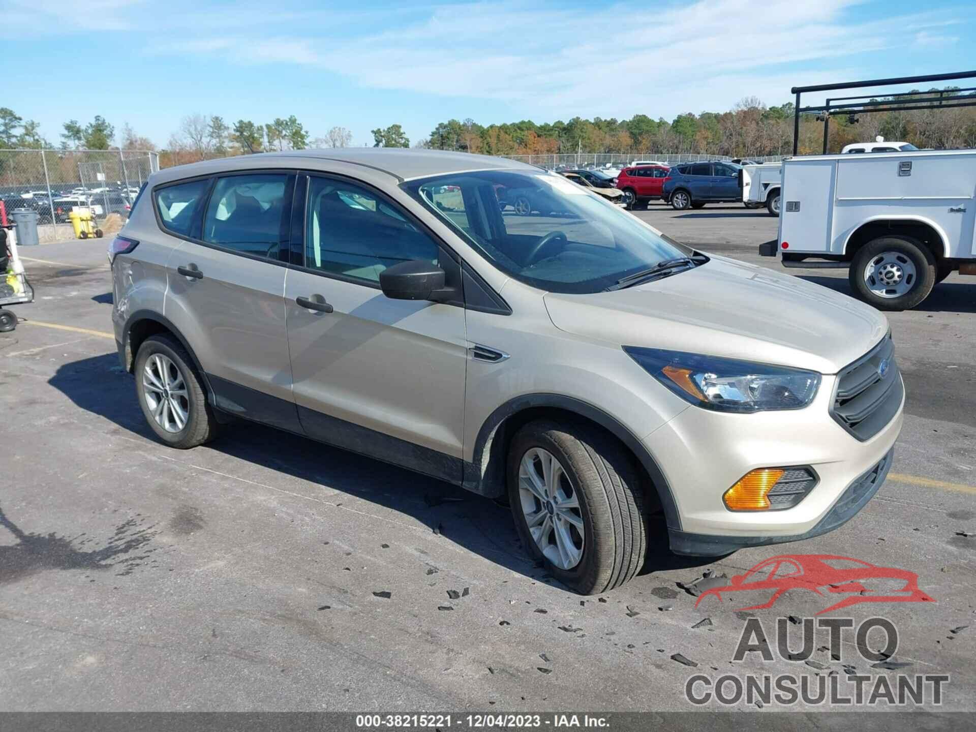 FORD ESCAPE 2018 - 1FMCU0F70JUC26860