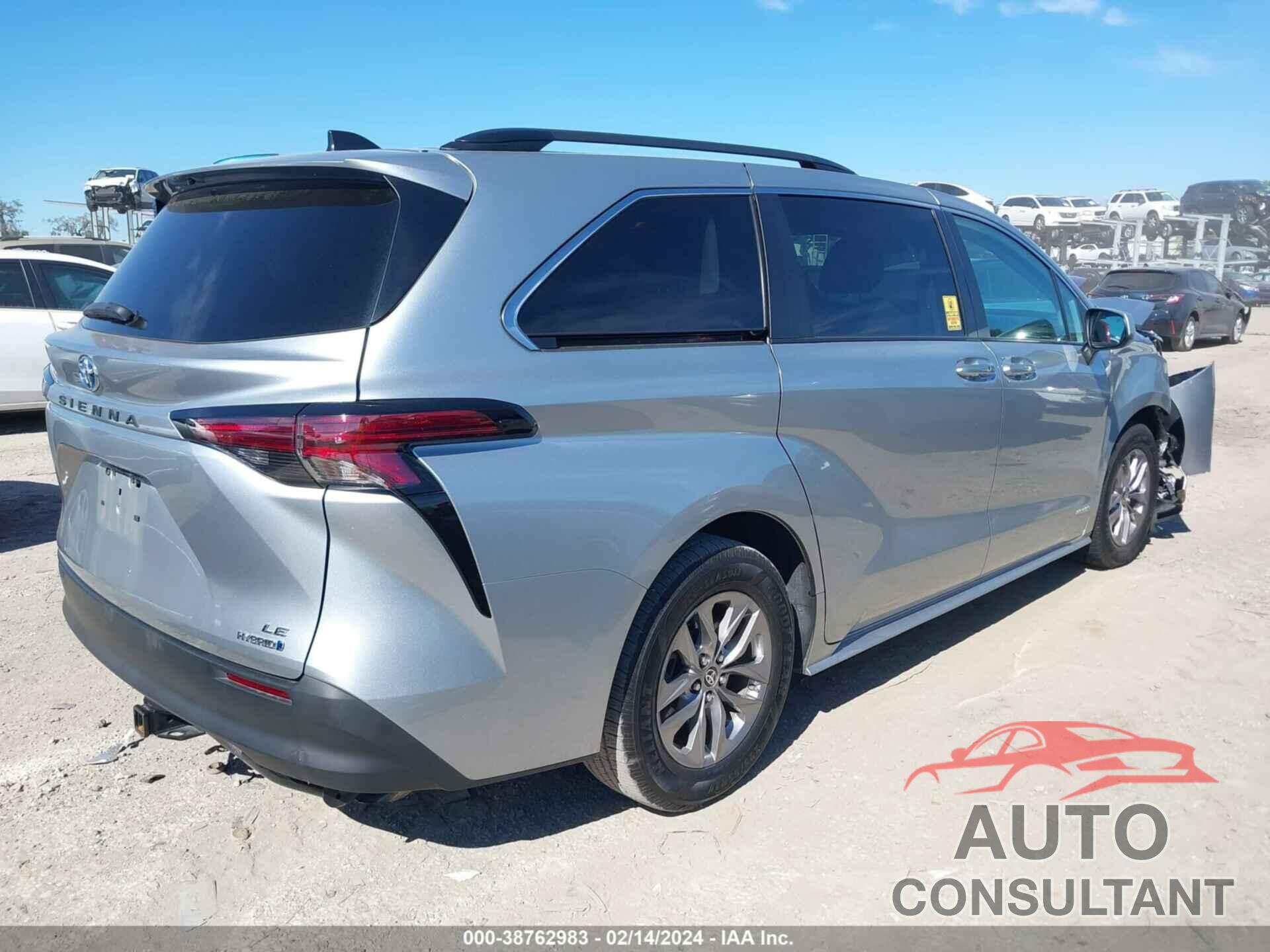 TOYOTA SIENNA 2021 - 5TDKRKEC3MS005662