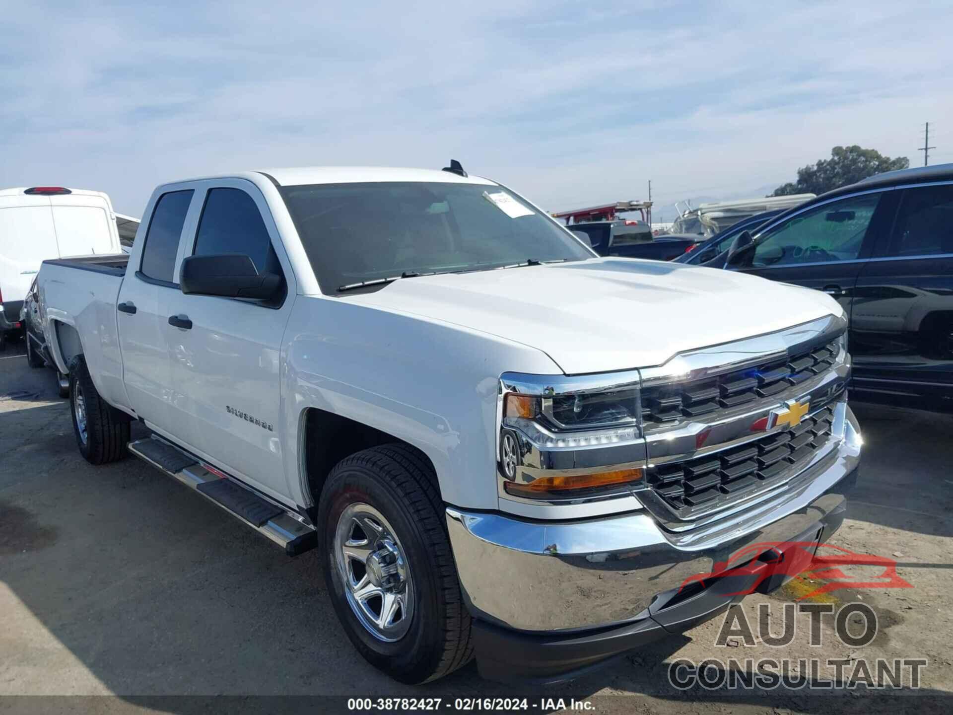 CHEVROLET SILVERADO 1500 2018 - 1GCRCNEH4JZ373145