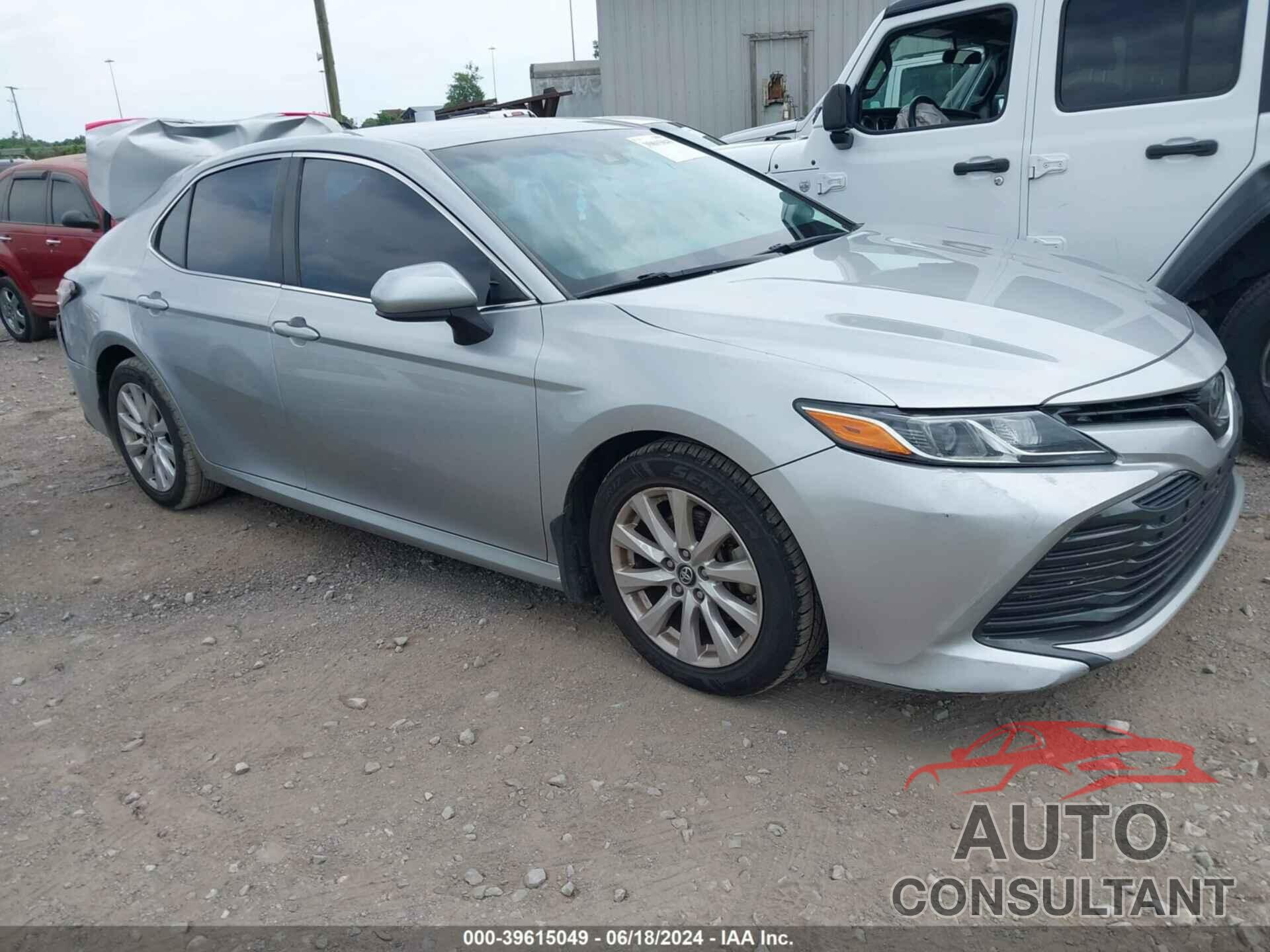 TOYOTA CAMRY 2018 - 4T1B11HKXJU028928