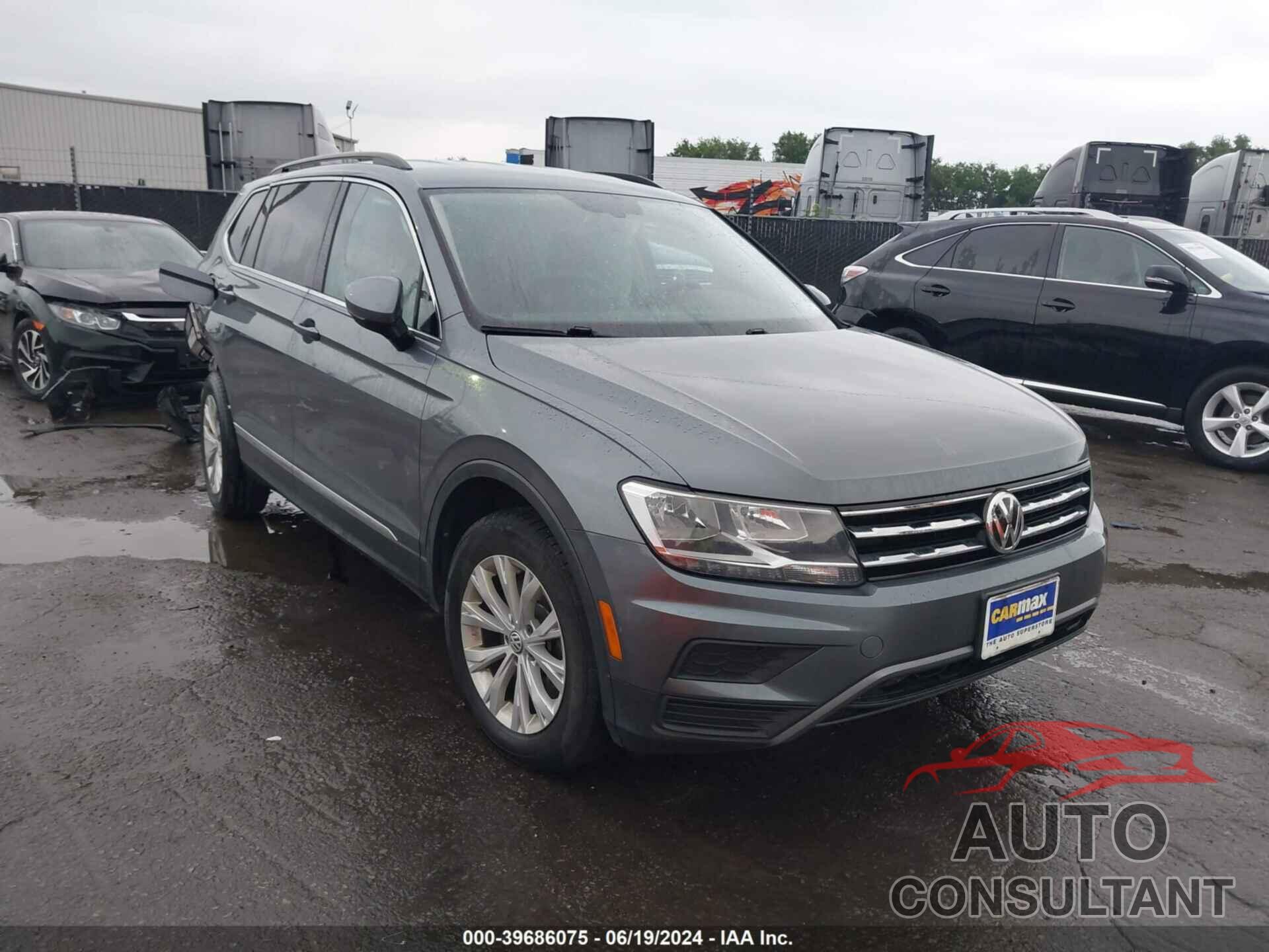 VOLKSWAGEN TIGUAN 2018 - 3VV3B7AX6JM088449