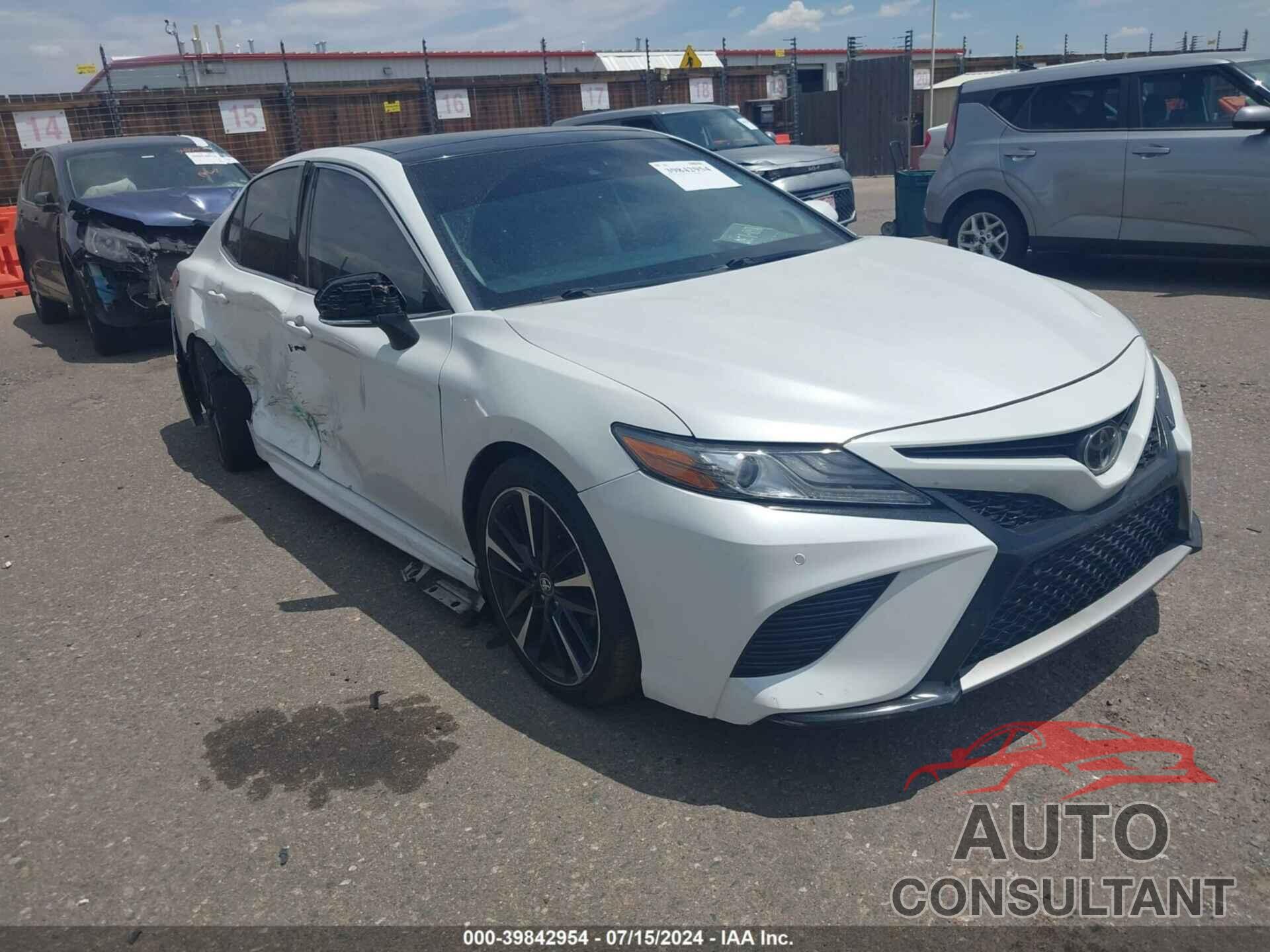 TOYOTA CAMRY 2018 - 4T1BZ1HK2JU002672