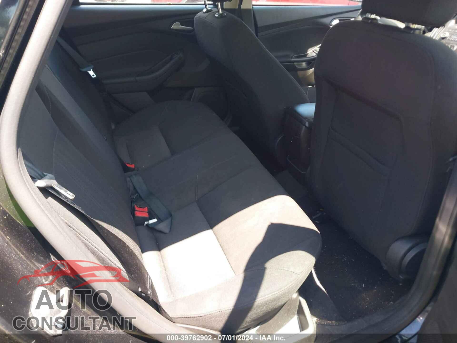 FORD FOCUS 2017 - 1FADP3F25HL240197