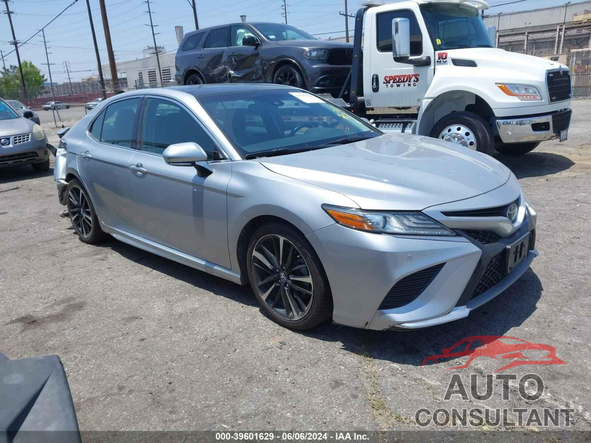 TOYOTA CAMRY 2018 - 4T1B61HK3JU008957