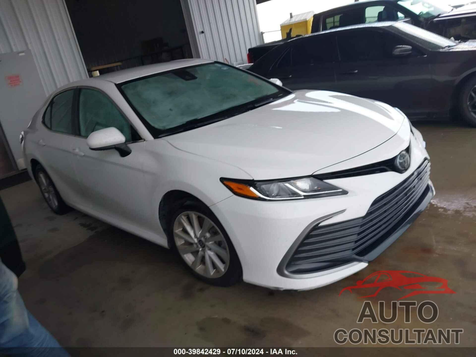 TOYOTA CAMRY 2021 - 4T1C11AK5MU589444