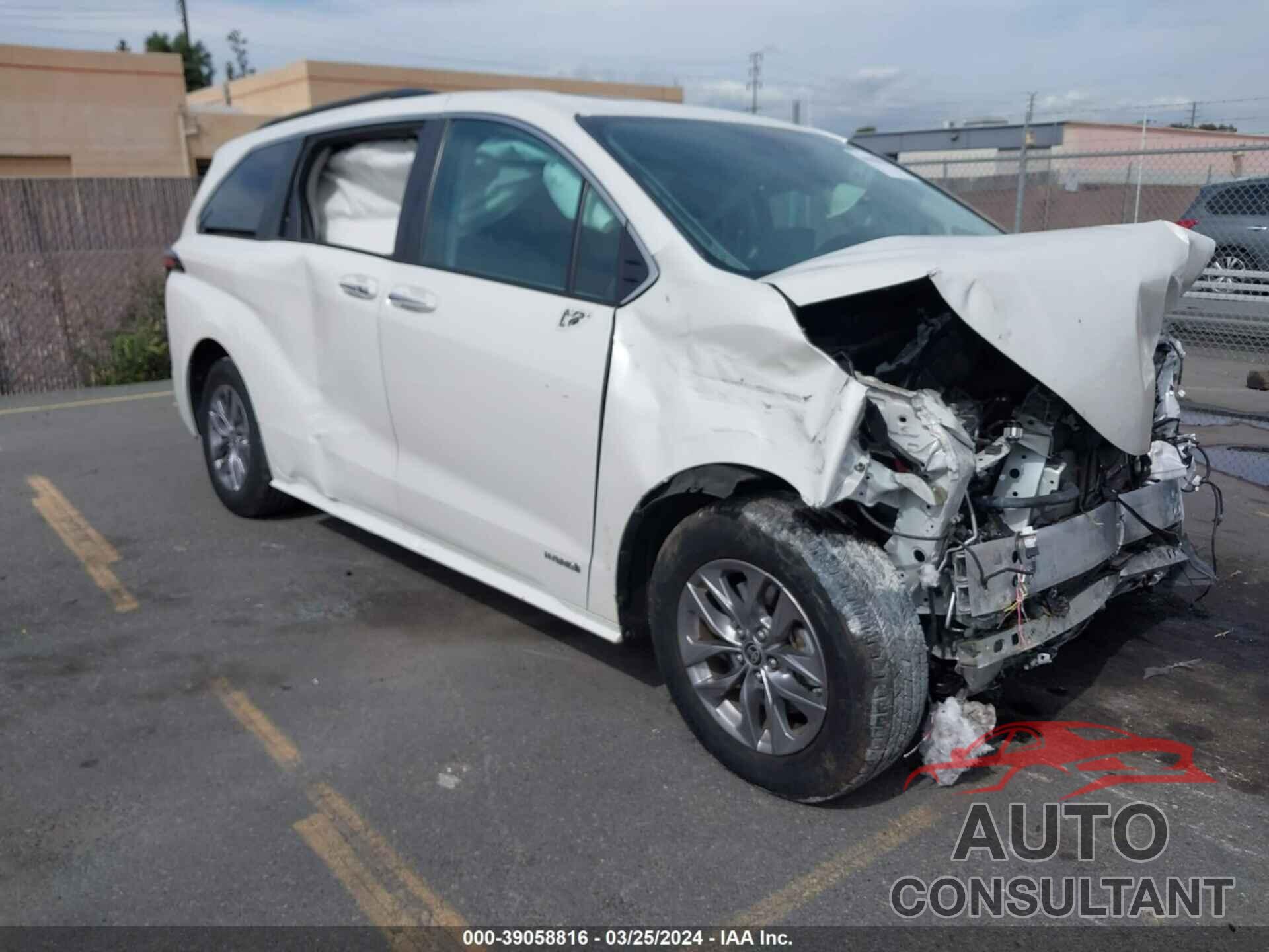 TOYOTA SIENNA 2021 - 5TDYRKEC9MS026185