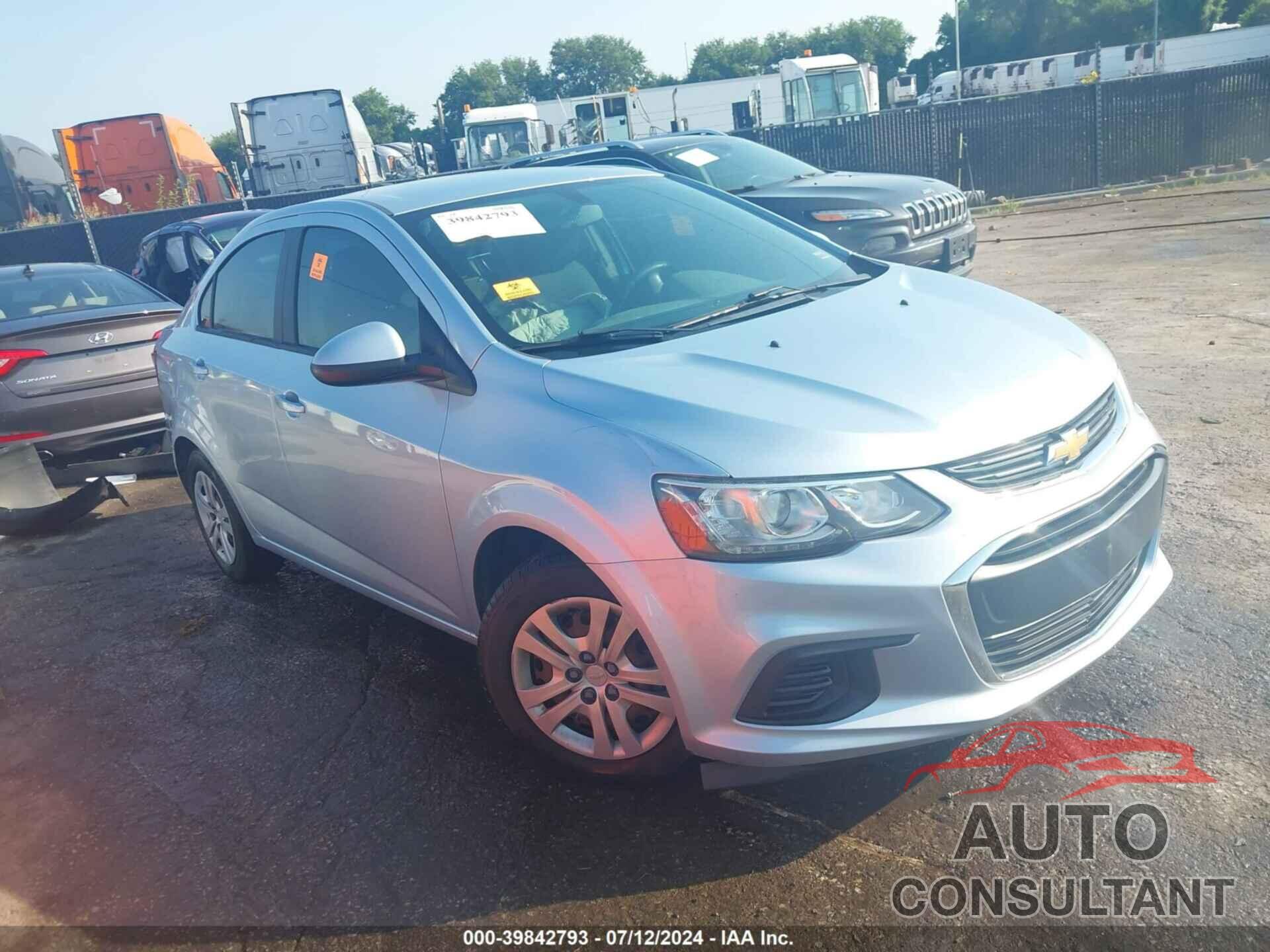 CHEVROLET SONIC 2017 - 1G1JB5SH5H4142758