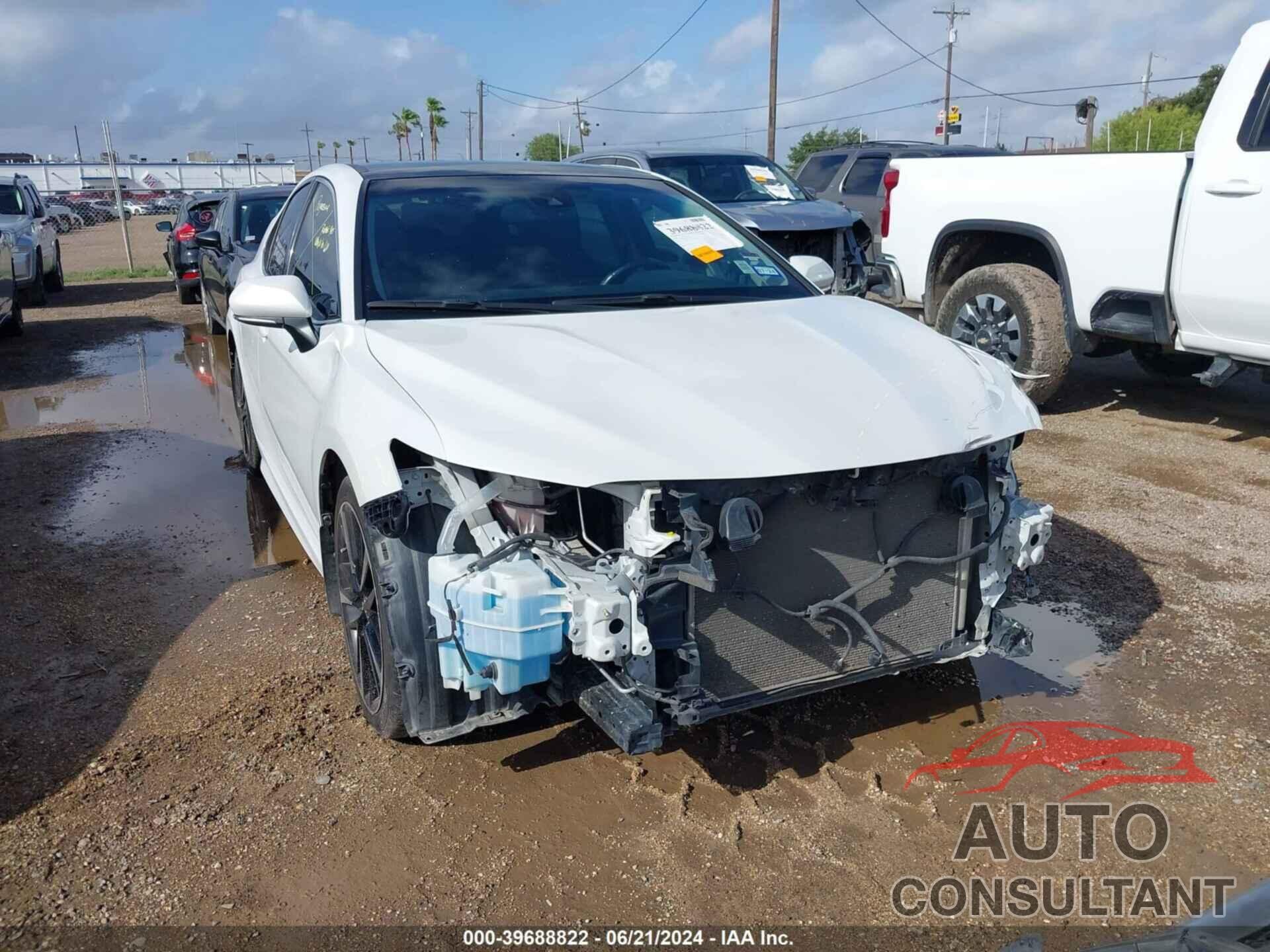 TOYOTA CAMRY 2018 - 4T1B61HK0JU012707