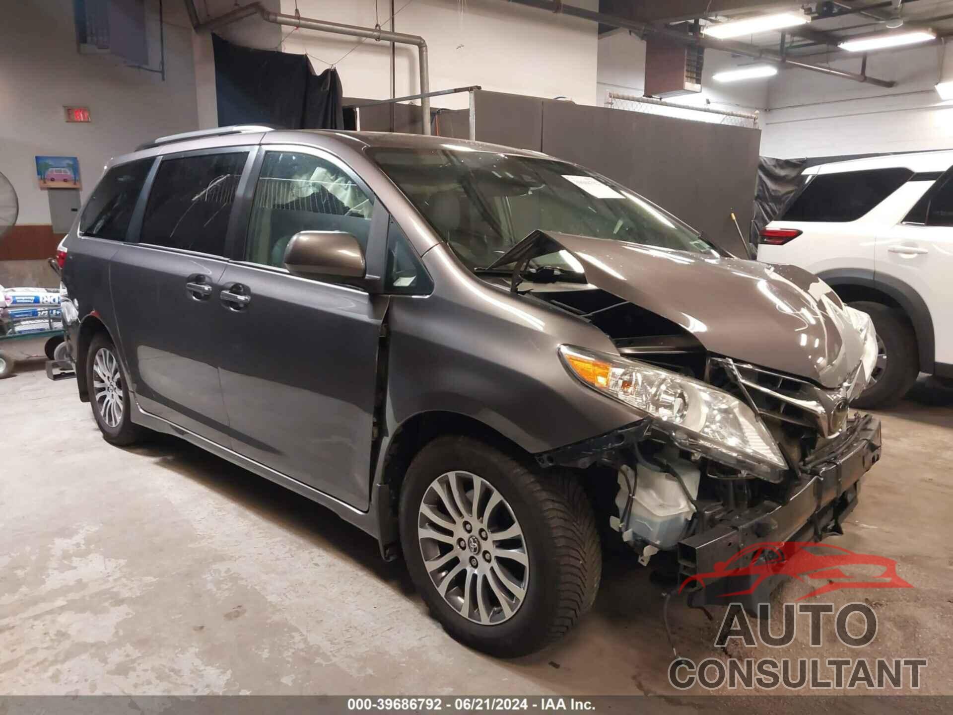 TOYOTA SIENNA 2019 - 5TDYZ3DC2KS993869