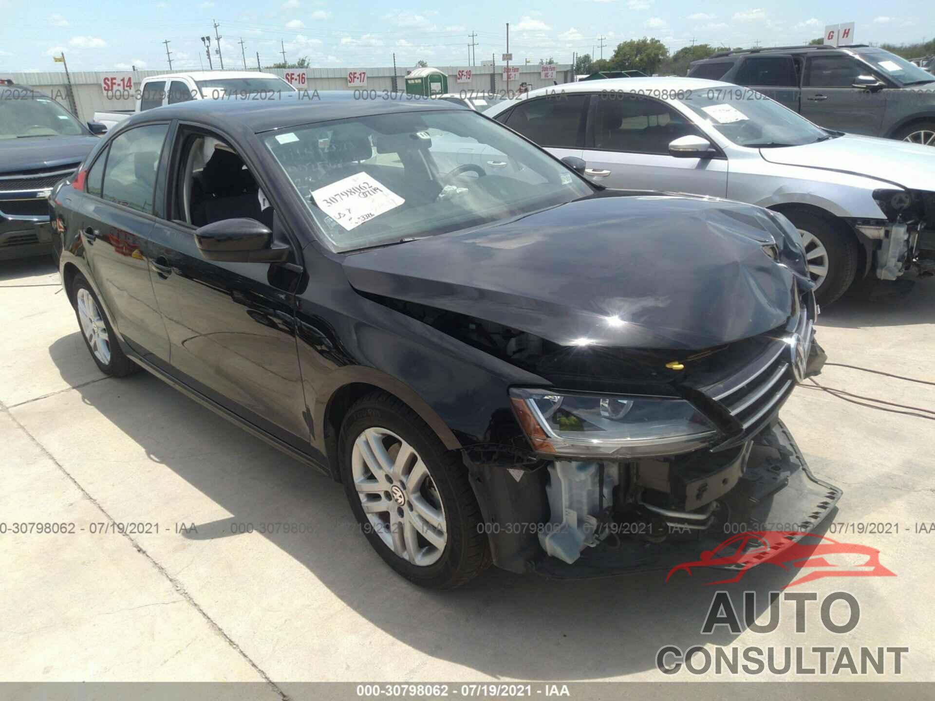 VOLKSWAGEN JETTA 2018 - 3VW2B7AJ1JM230113