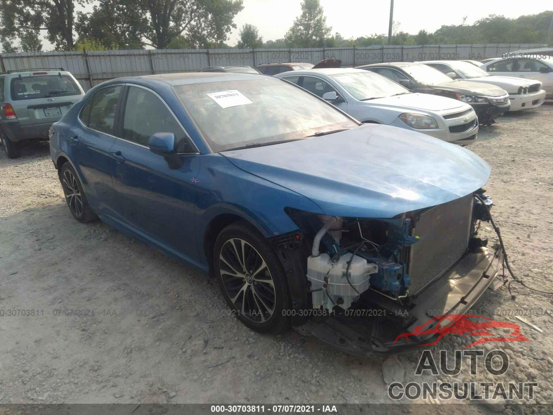 TOYOTA CAMRY 2018 - 4T1B11HK5JU056264