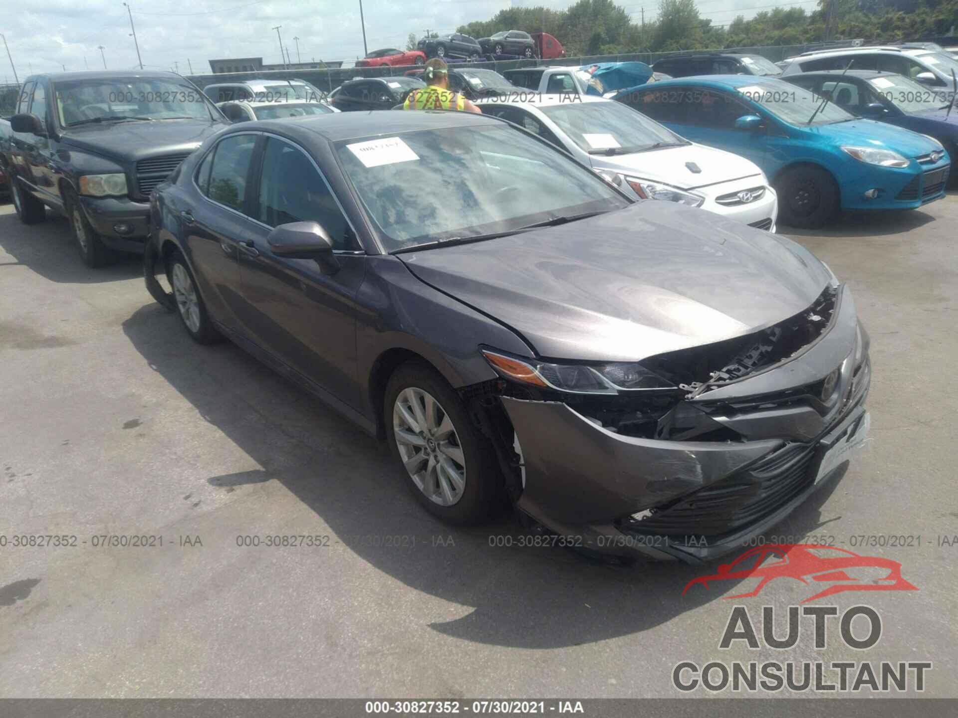 TOYOTA CAMRY 2019 - 4T1B11HK2KU796436