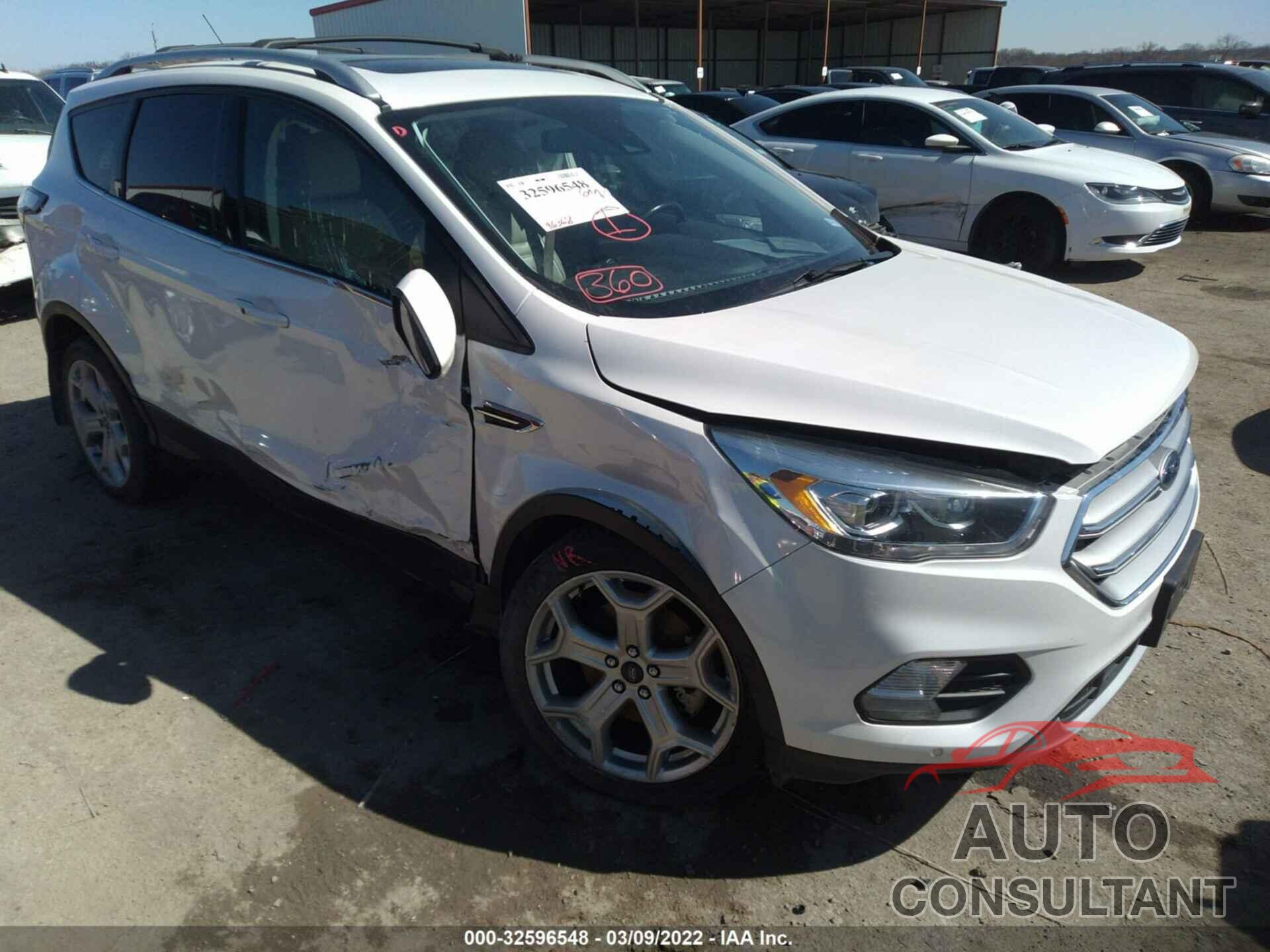 FORD ESCAPE 2017 - 1FMCU0J97HUC95211