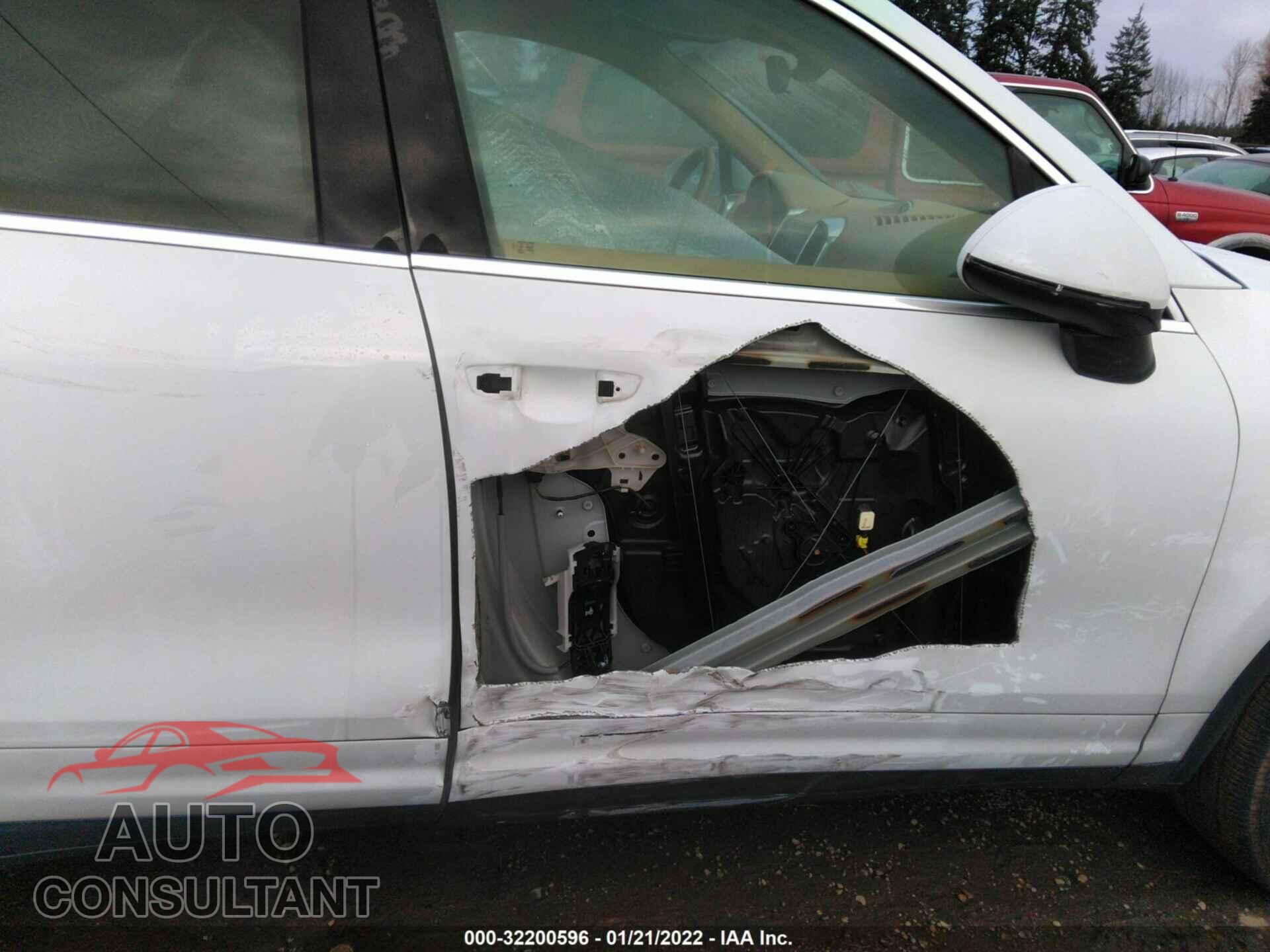 PORSCHE CAYENNE 2016 - WP1AA2A22GLA10808