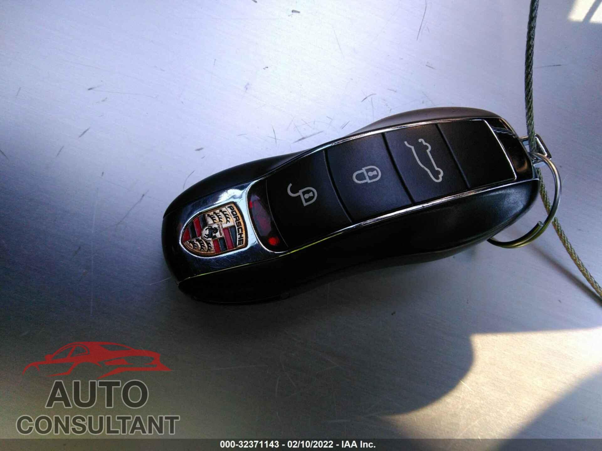 PORSCHE CAYENNE 2017 - WP1AA2A26HKA84899