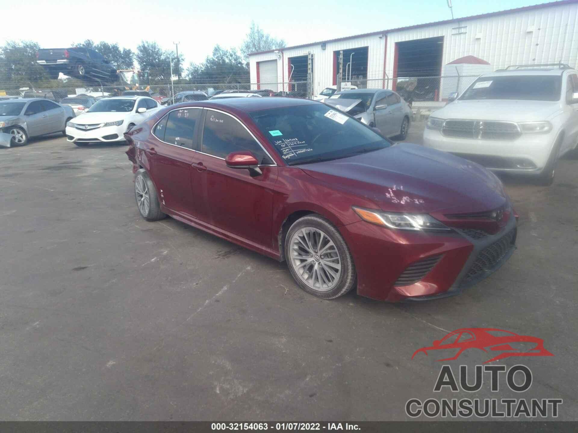 TOYOTA CAMRY 2018 - 4T1B11HK7JU530053