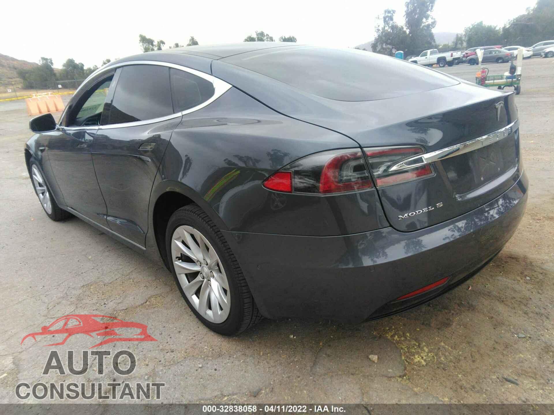 TESLA MODEL S 2017 - 5YJSA1E15HF217246