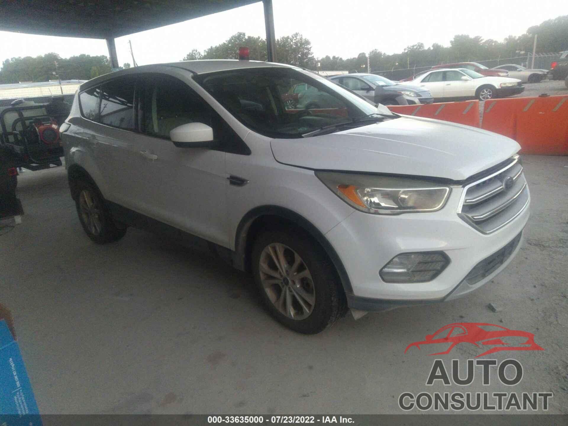 FORD ESCAPE 2017 - 1FMCU9GD2HUC72502