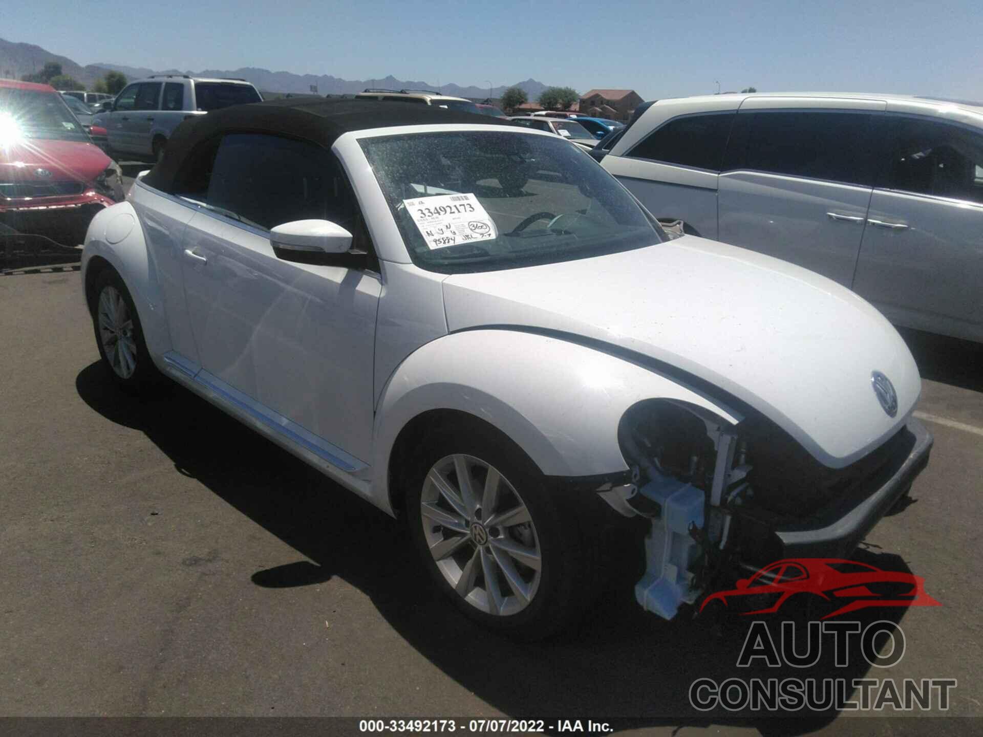 VOLKSWAGEN BEETLE CONVERTIBLE 2018 - 3VW5DAAT2JM508975
