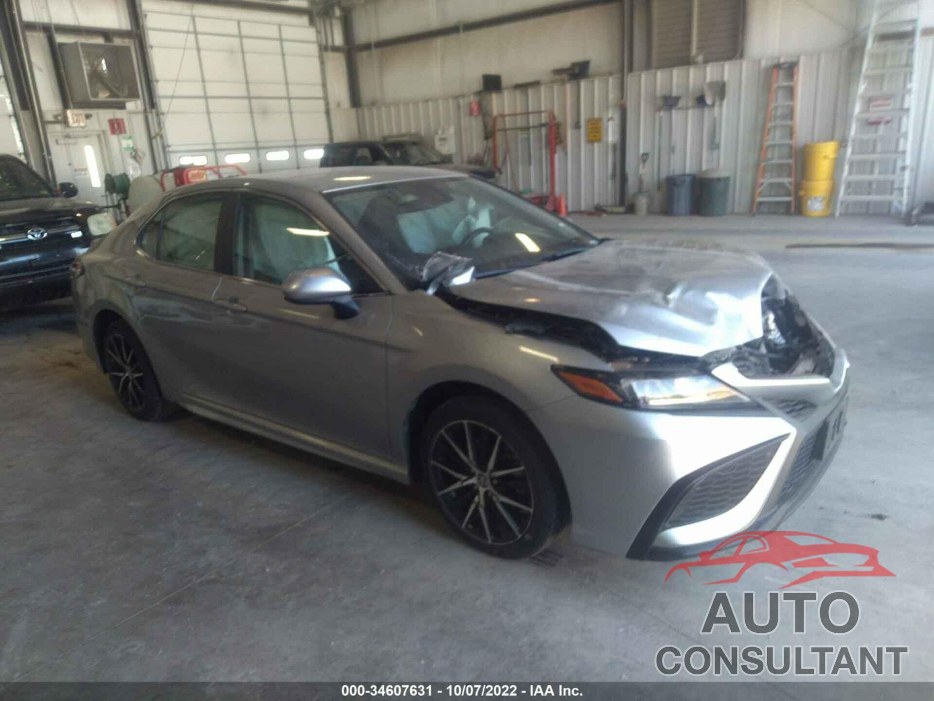TOYOTA CAMRY 2021 - 4T1G11AK5MU520982
