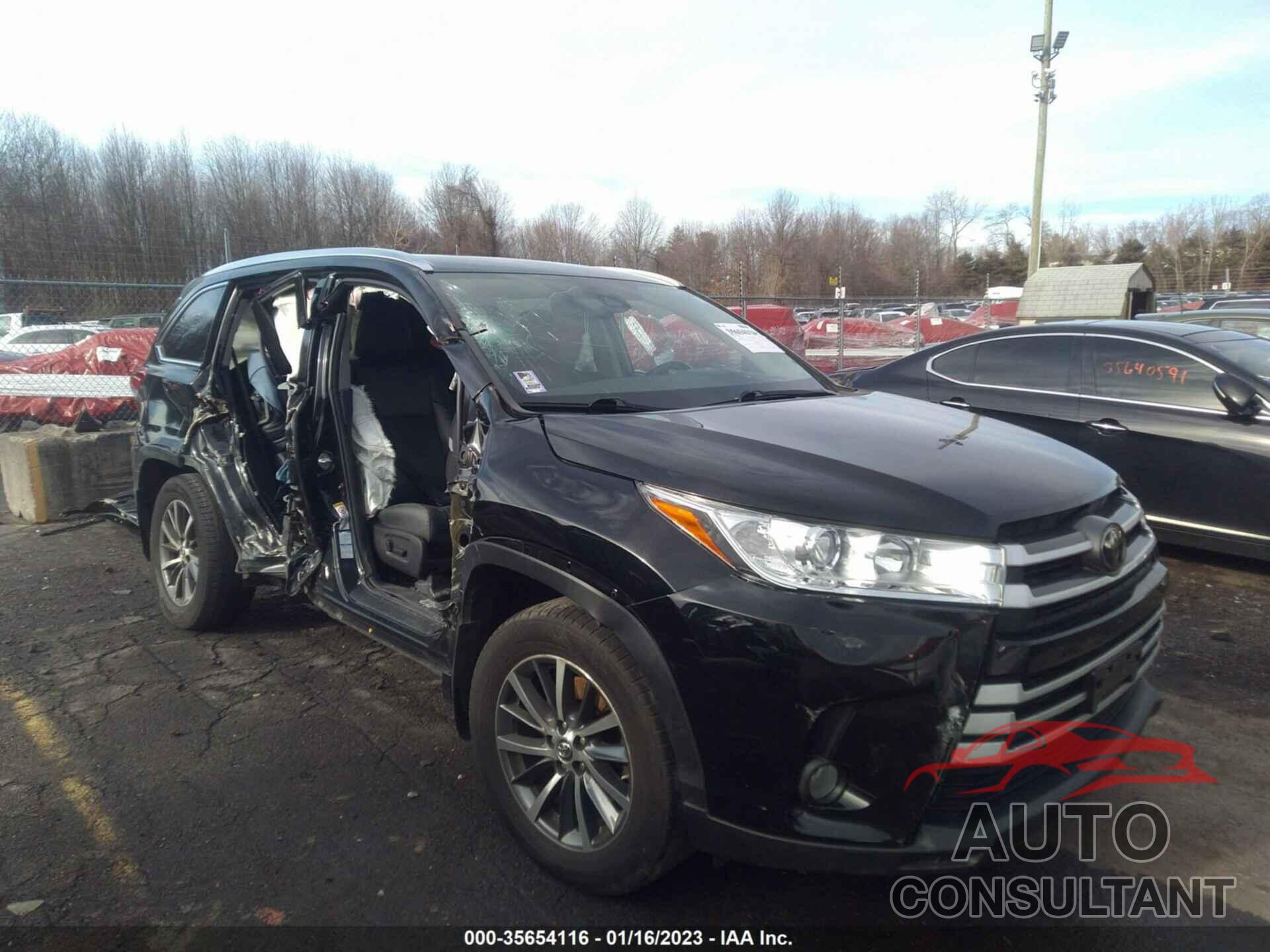 TOYOTA HIGHLANDER 2018 - 5TDJZRFH0JS529636