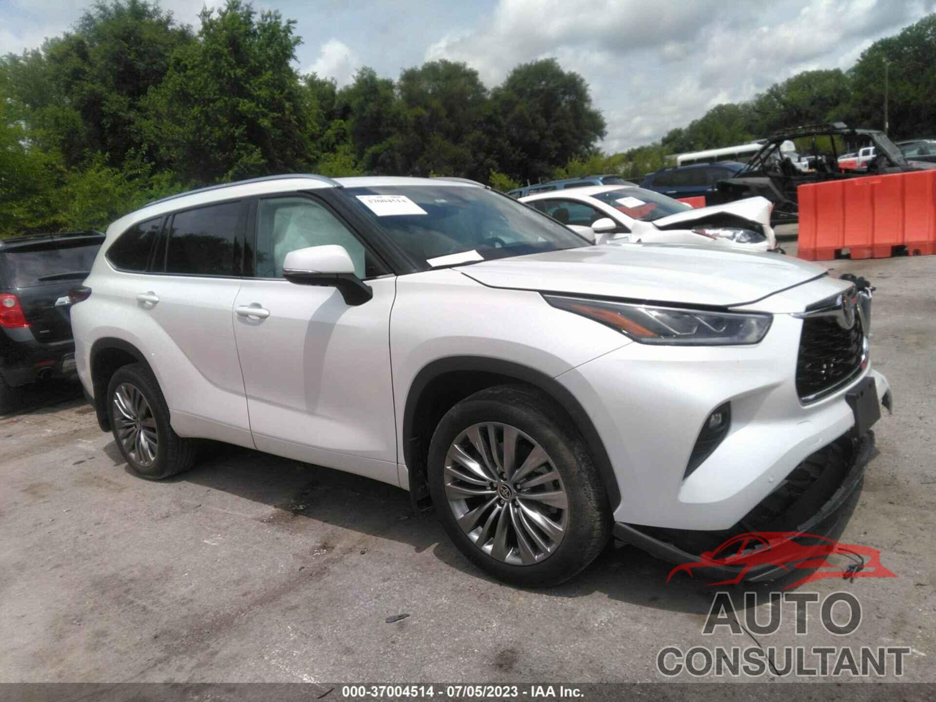 TOYOTA HIGHLANDER 2022 - 5TDFZRBH2NS162093