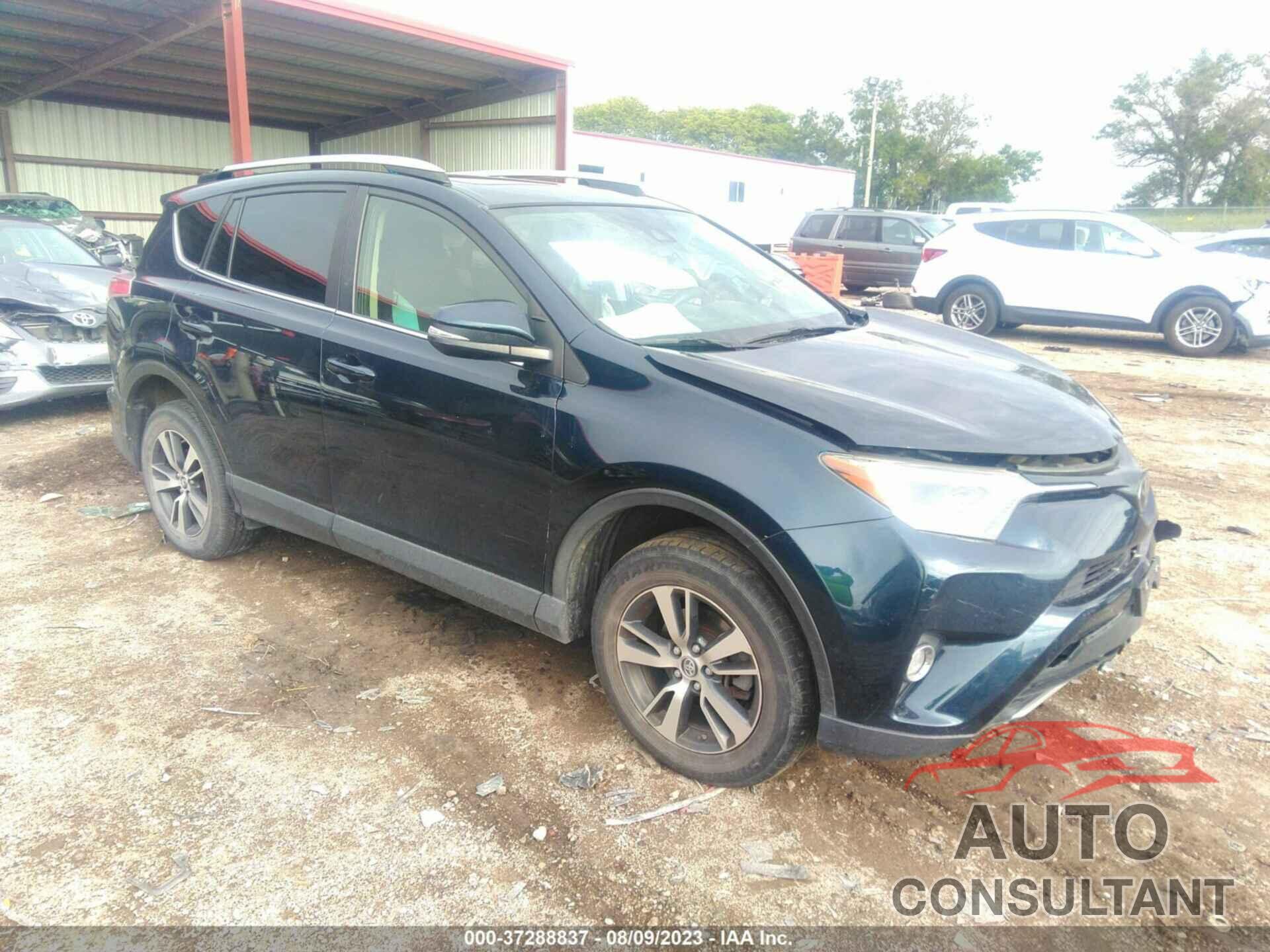 TOYOTA RAV4 2017 - JTMRFREV6HJ135407