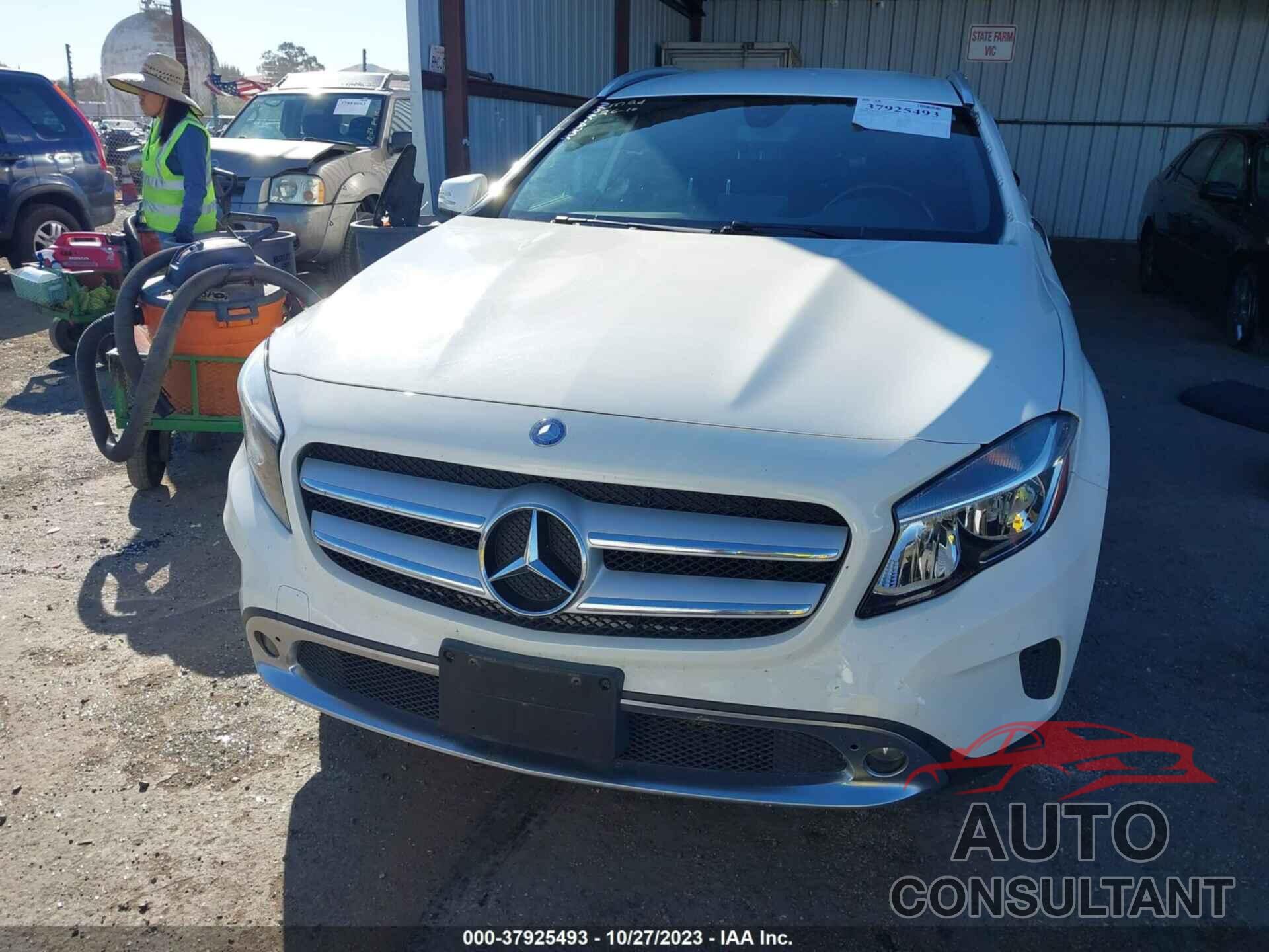 MERCEDES-BENZ GLA 2017 - WDCTG4GB9HJ330310